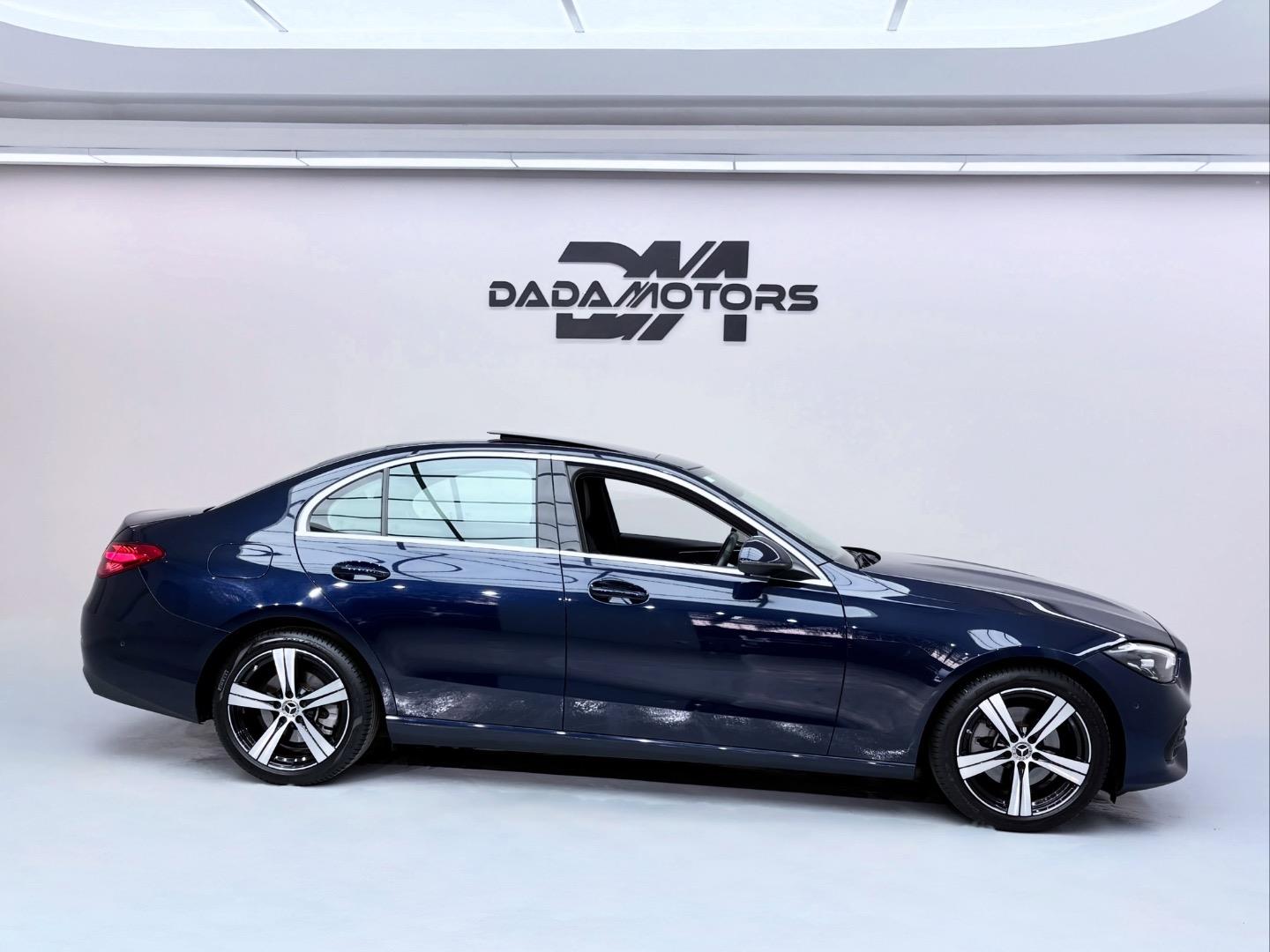 
								Mercedes-BenzC-ClassC200 Avantgarde full									