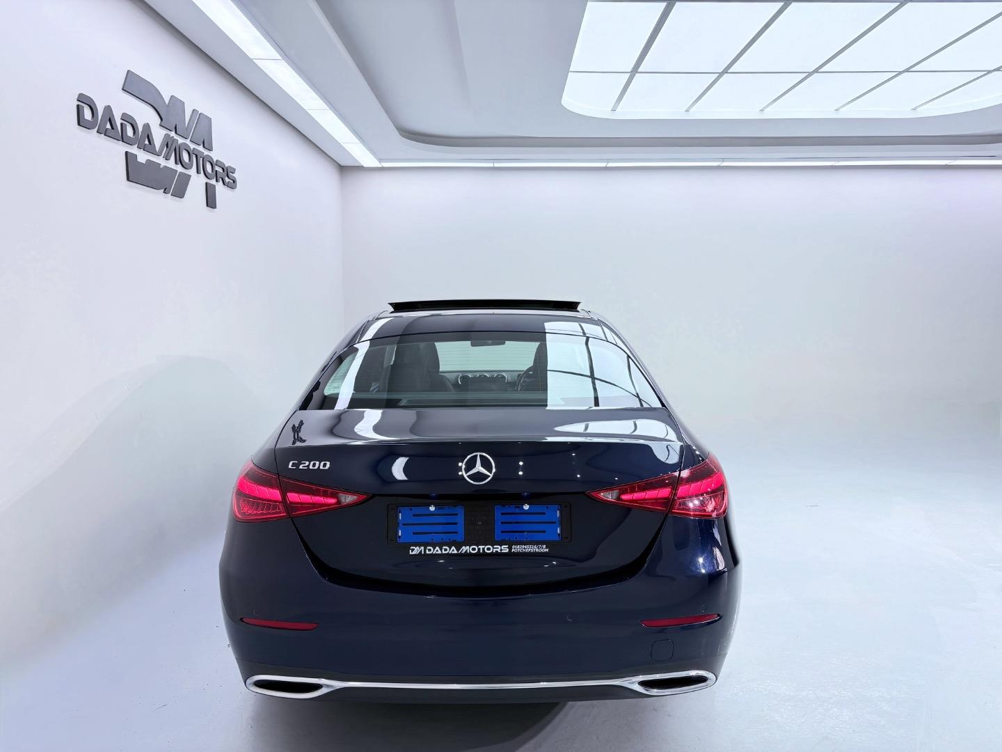 
								Mercedes-BenzC-ClassC200 Avantgarde full									