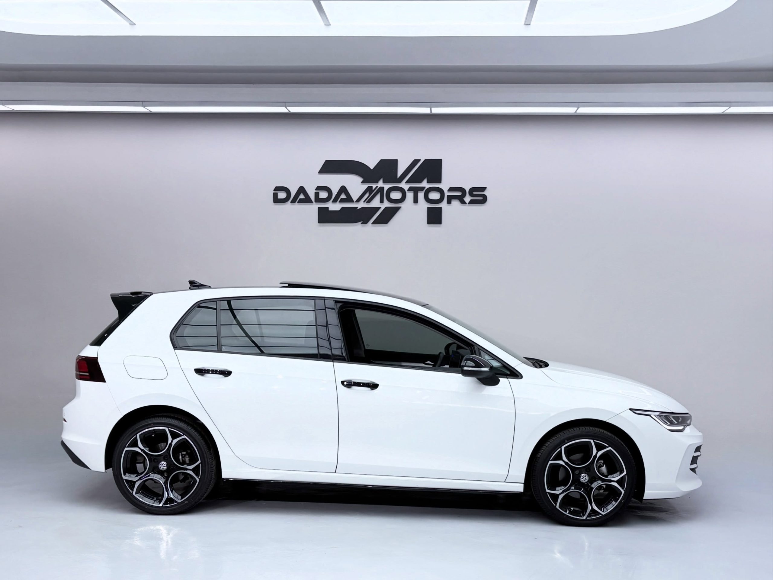 
								VOLKSWAGEN GOLF 1.4 TSI LIFE +TIPTRONIC (110KW) full									