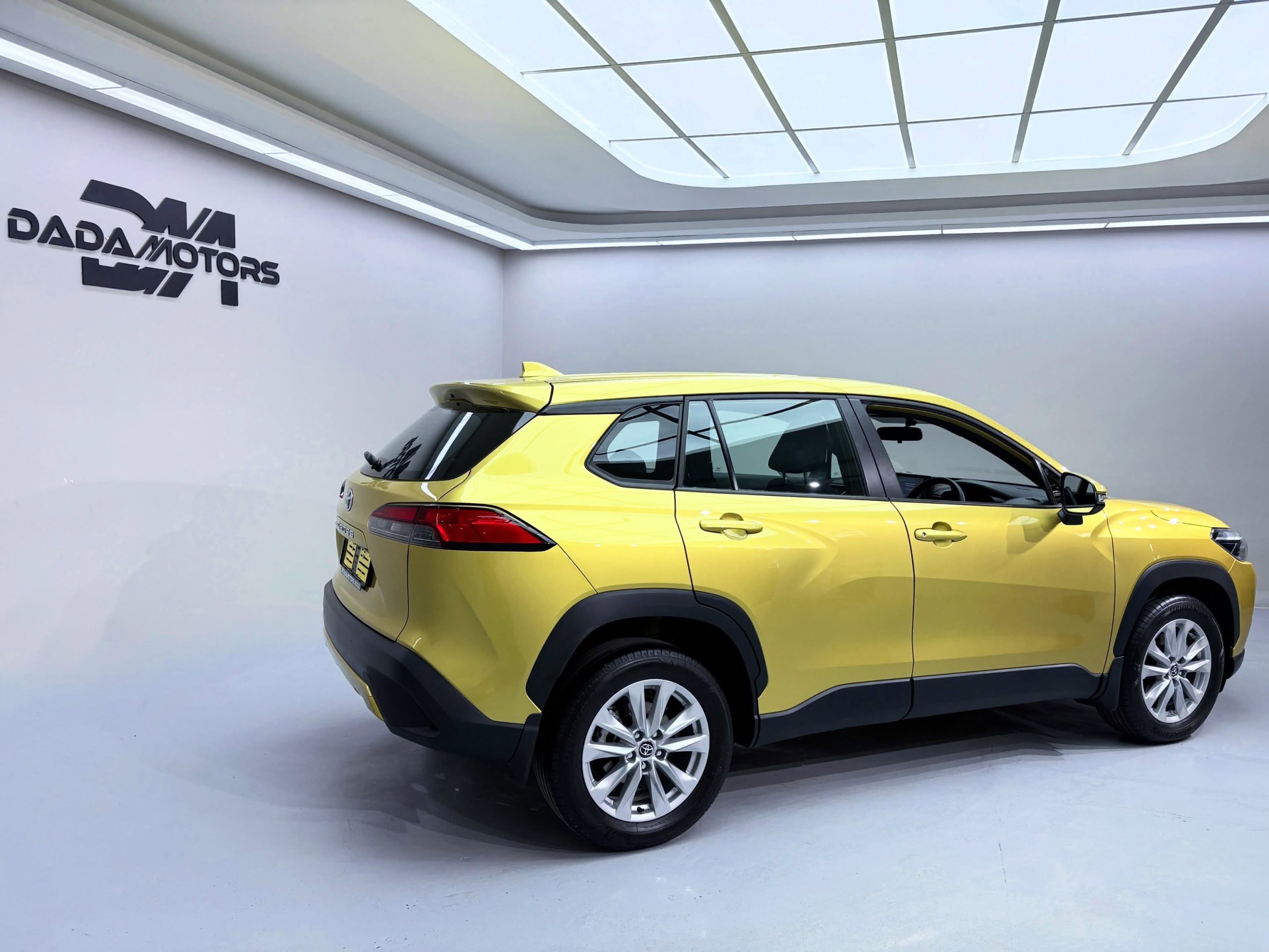 
								TOYOTA COR0LLA CROSS 1.8 XI full									