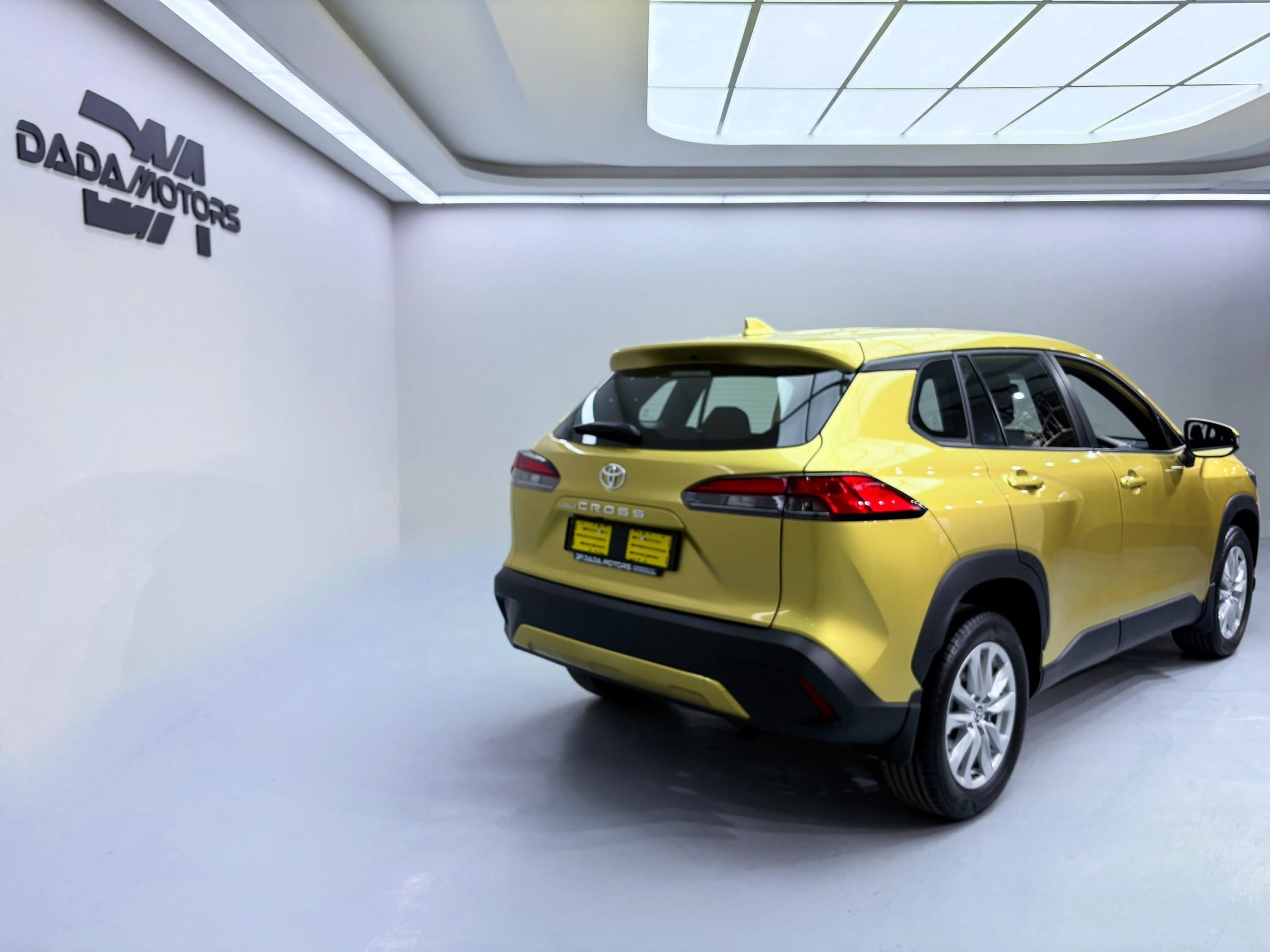 
								TOYOTA COR0LLA CROSS 1.8 XI full									