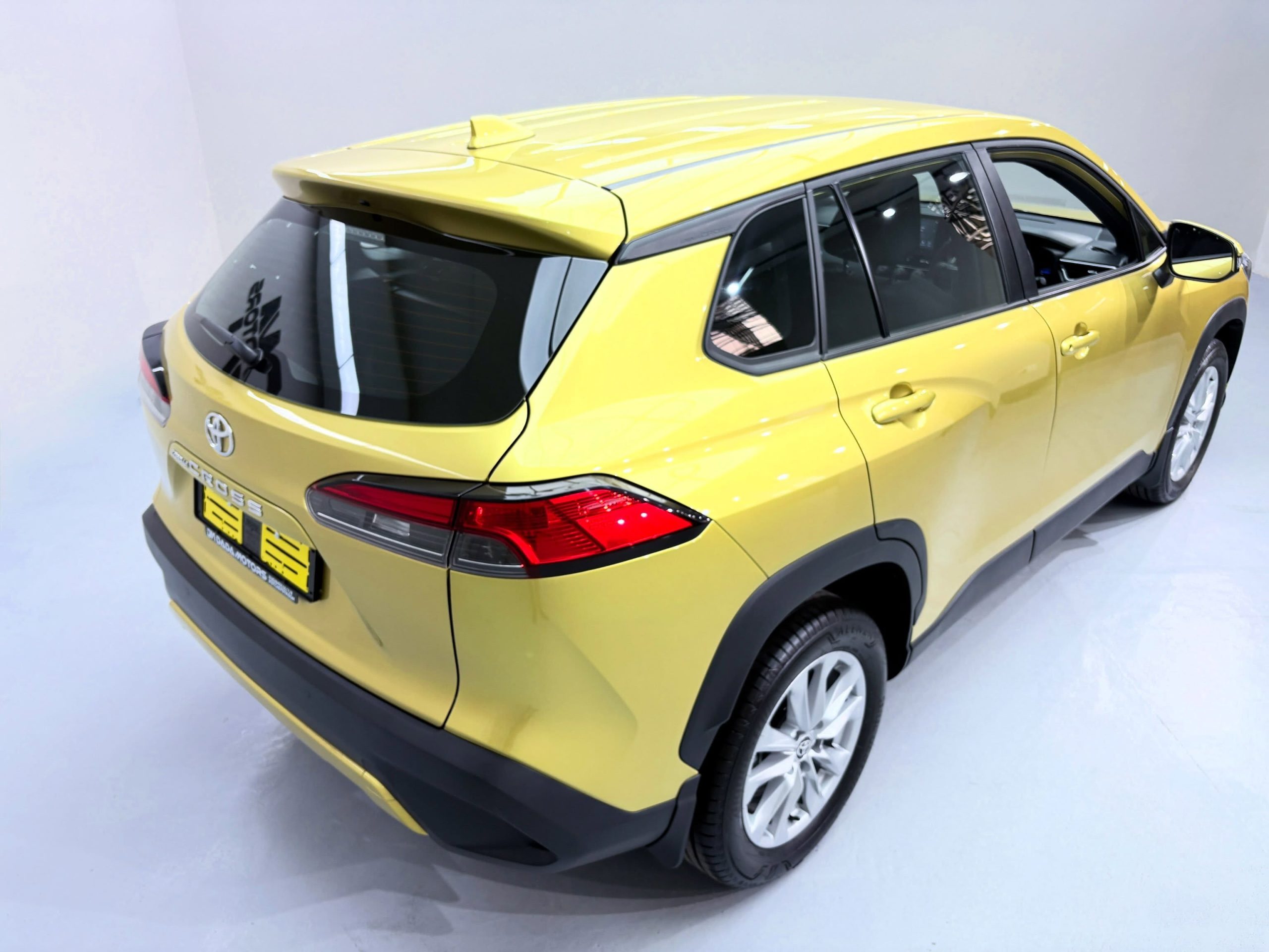 
								TOYOTA COR0LLA CROSS 1.8 XI full									