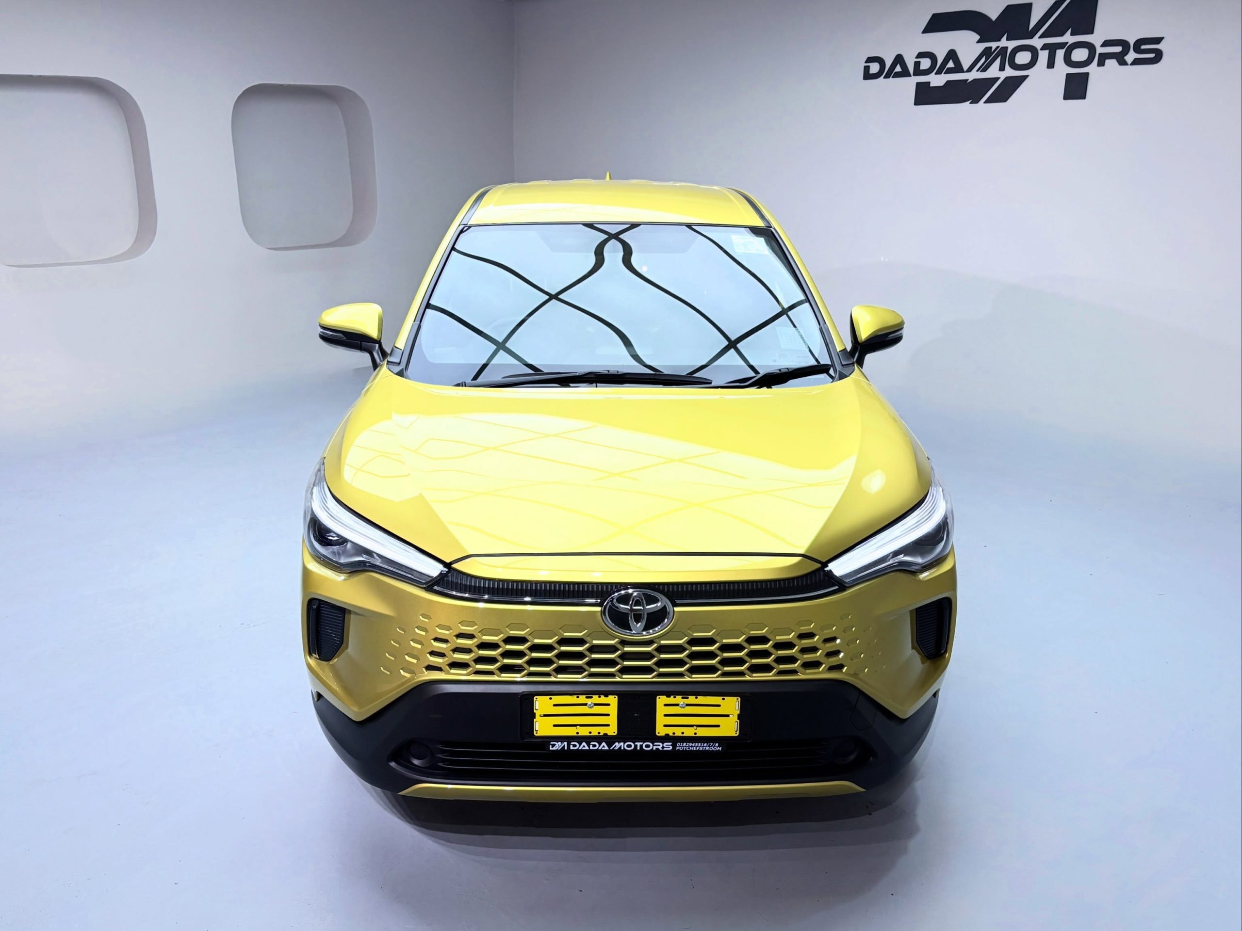 
								TOYOTA COR0LLA CROSS 1.8 XI full									
