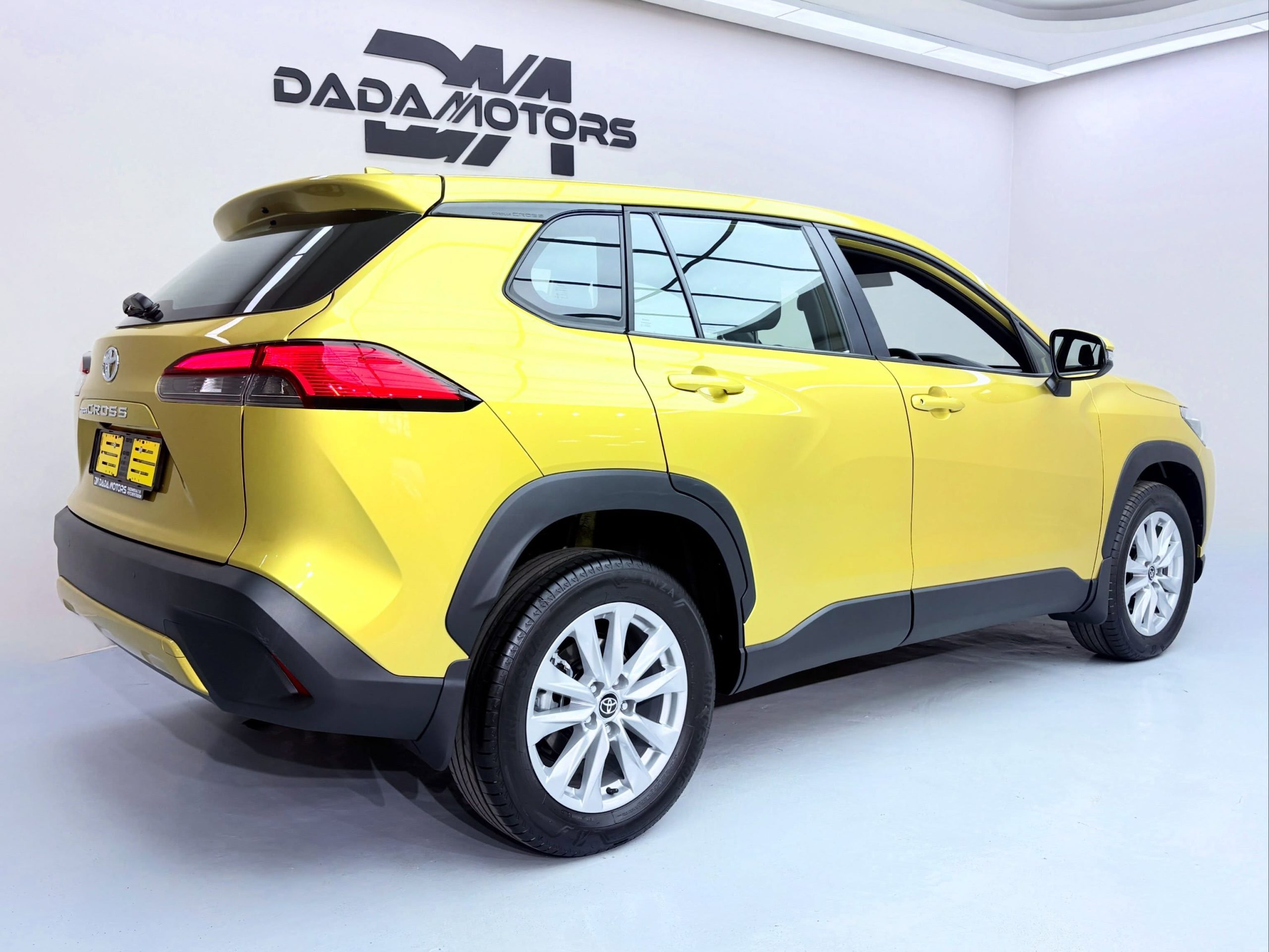
								TOYOTA COR0LLA CROSS 1.8 XI full									