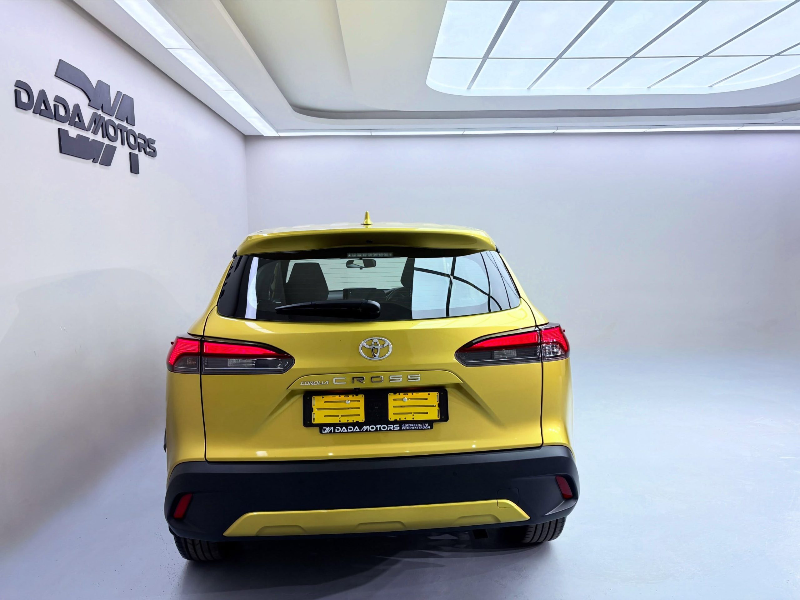 
								TOYOTA COR0LLA CROSS 1.8 XI full									