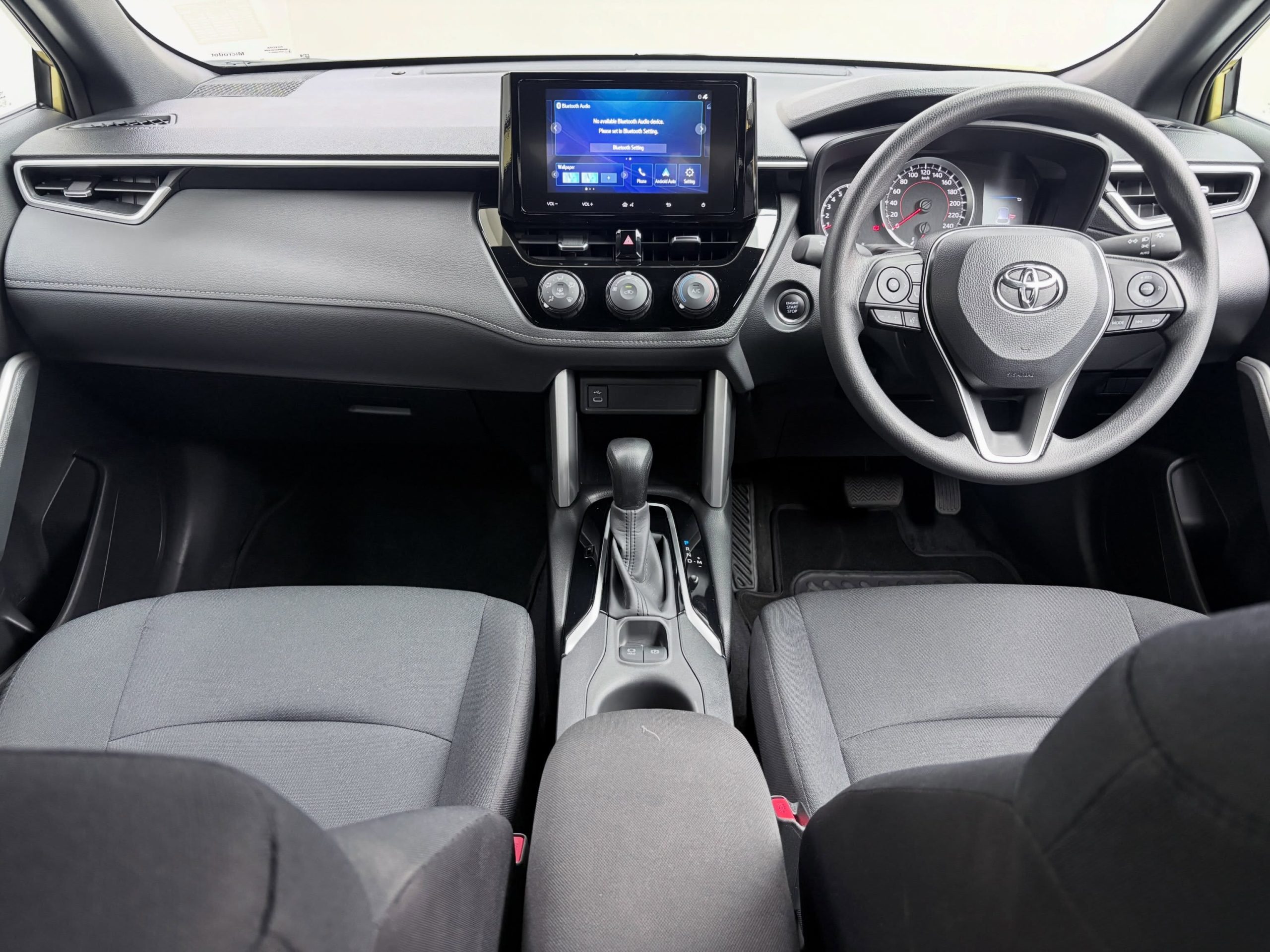 
								TOYOTA COR0LLA CROSS 1.8 XI full									