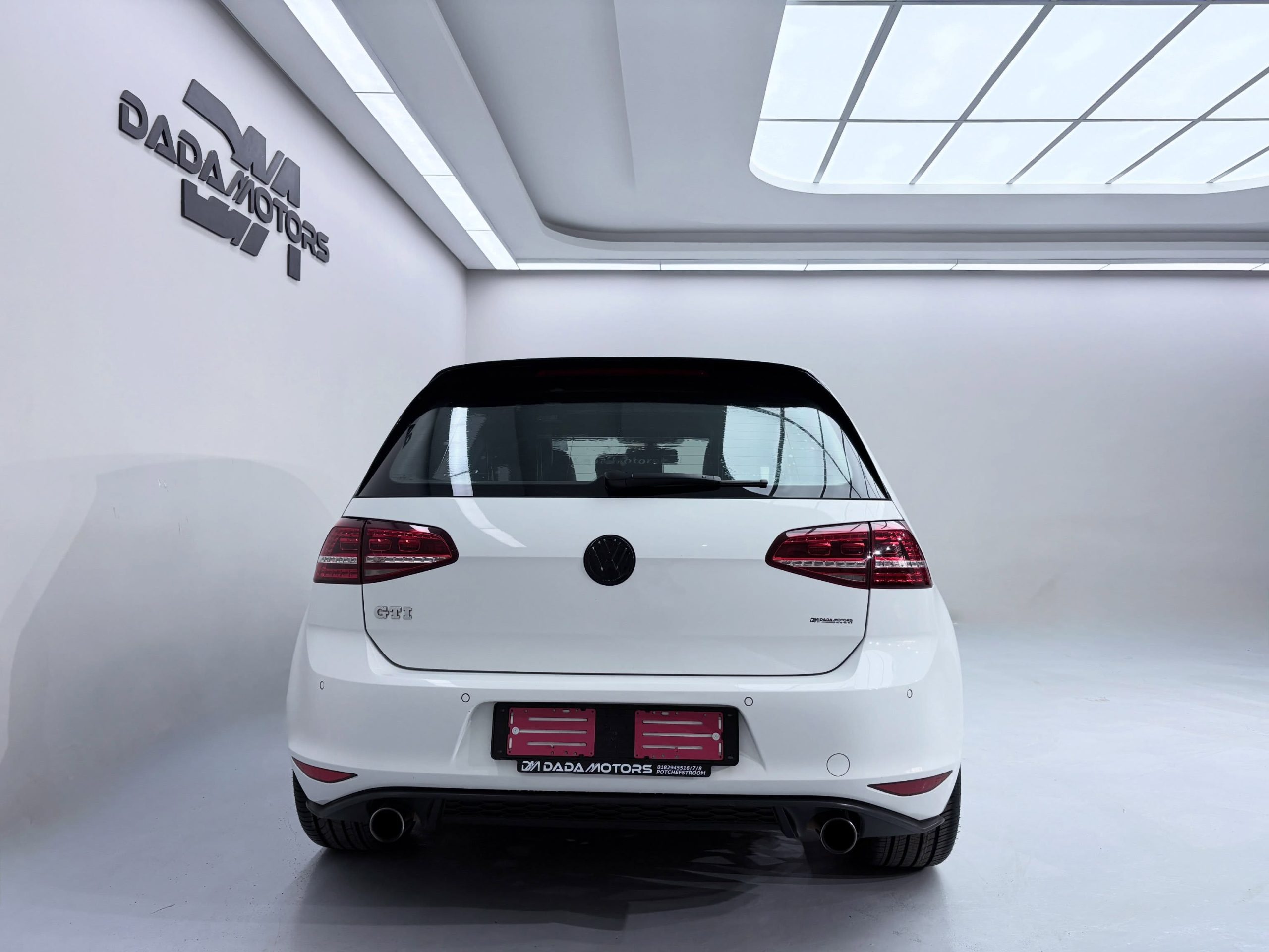 
								VOLKSWAGEN GOLF VII GTI 2.0 TSI DSG full									