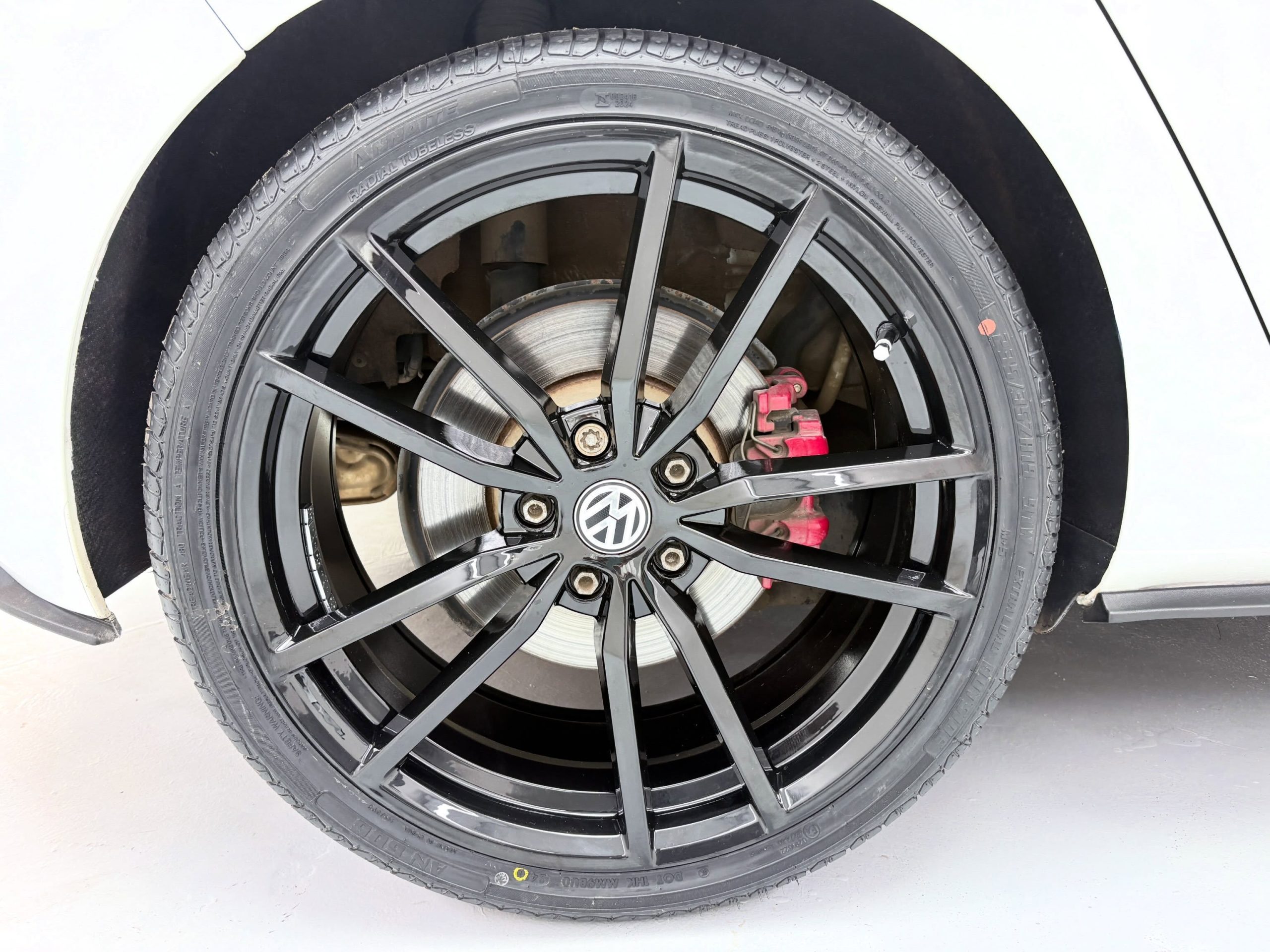 
								VOLKSWAGEN GOLF VII GTI 2.0 TSI DSG full									