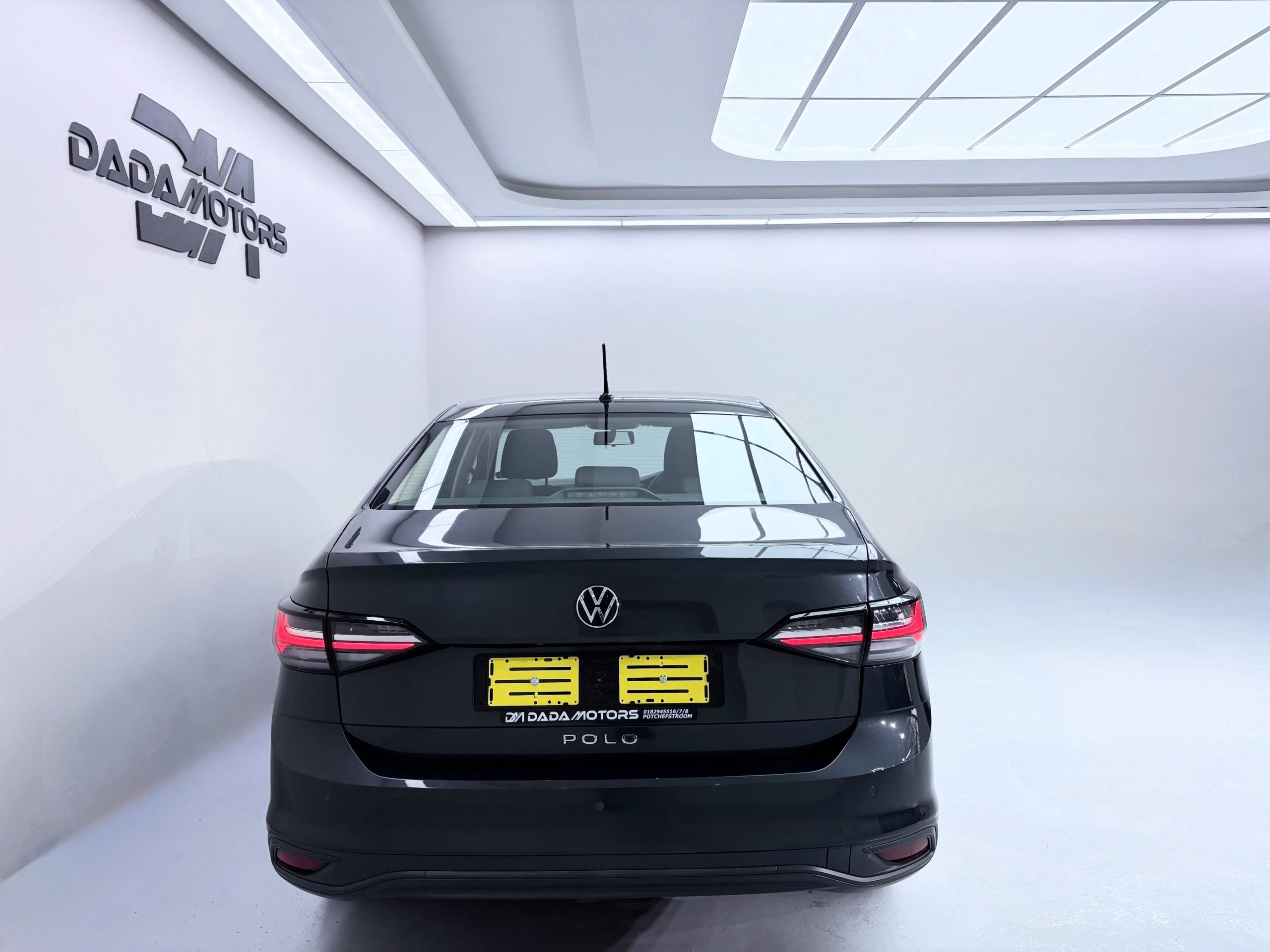 
								VOLKSWAGEN POLO 1.6 TIPTRONIC full									
