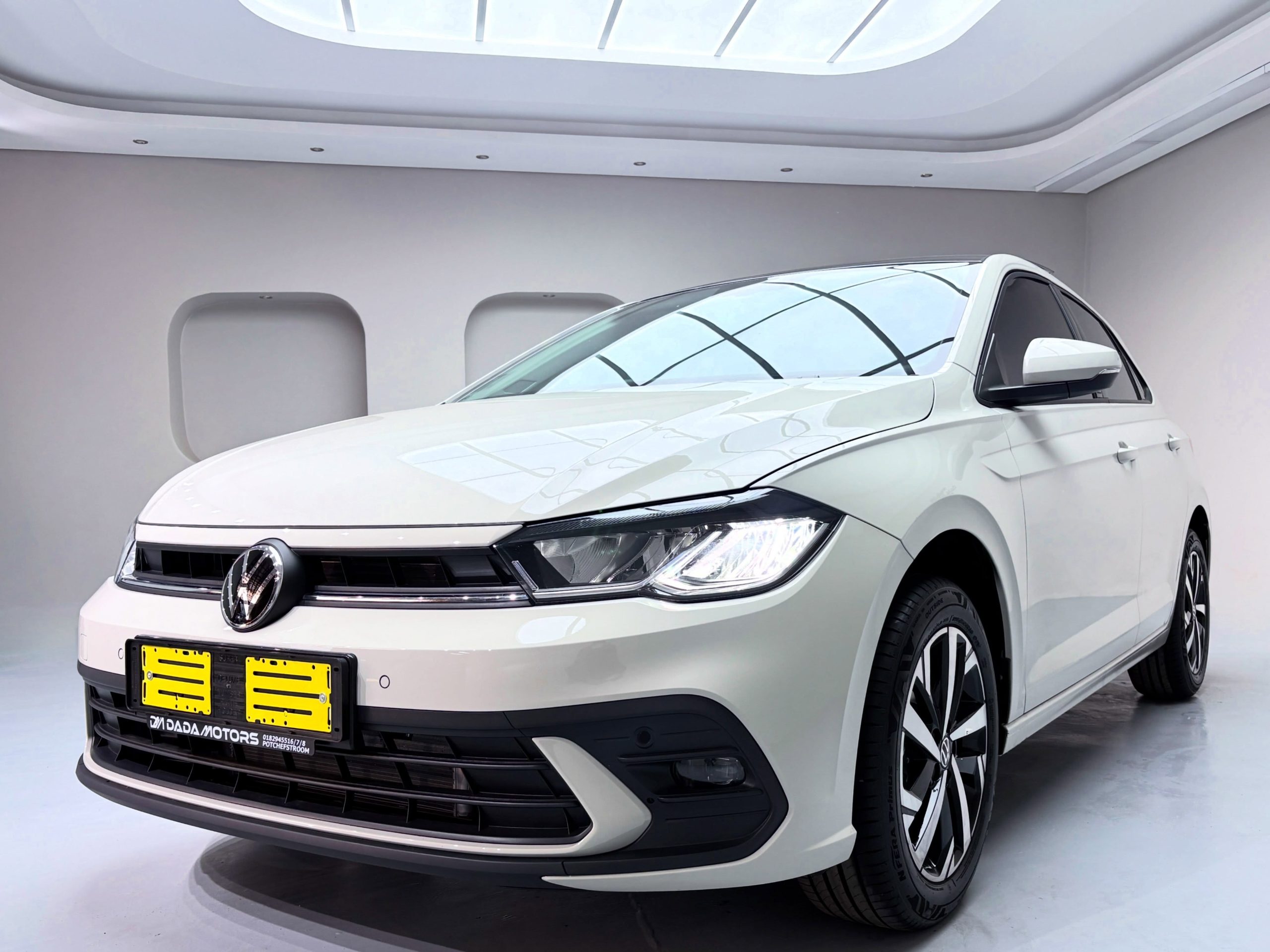 
								VOLKSWAGEN POLO 1.0 TSI LIFE DSG full									