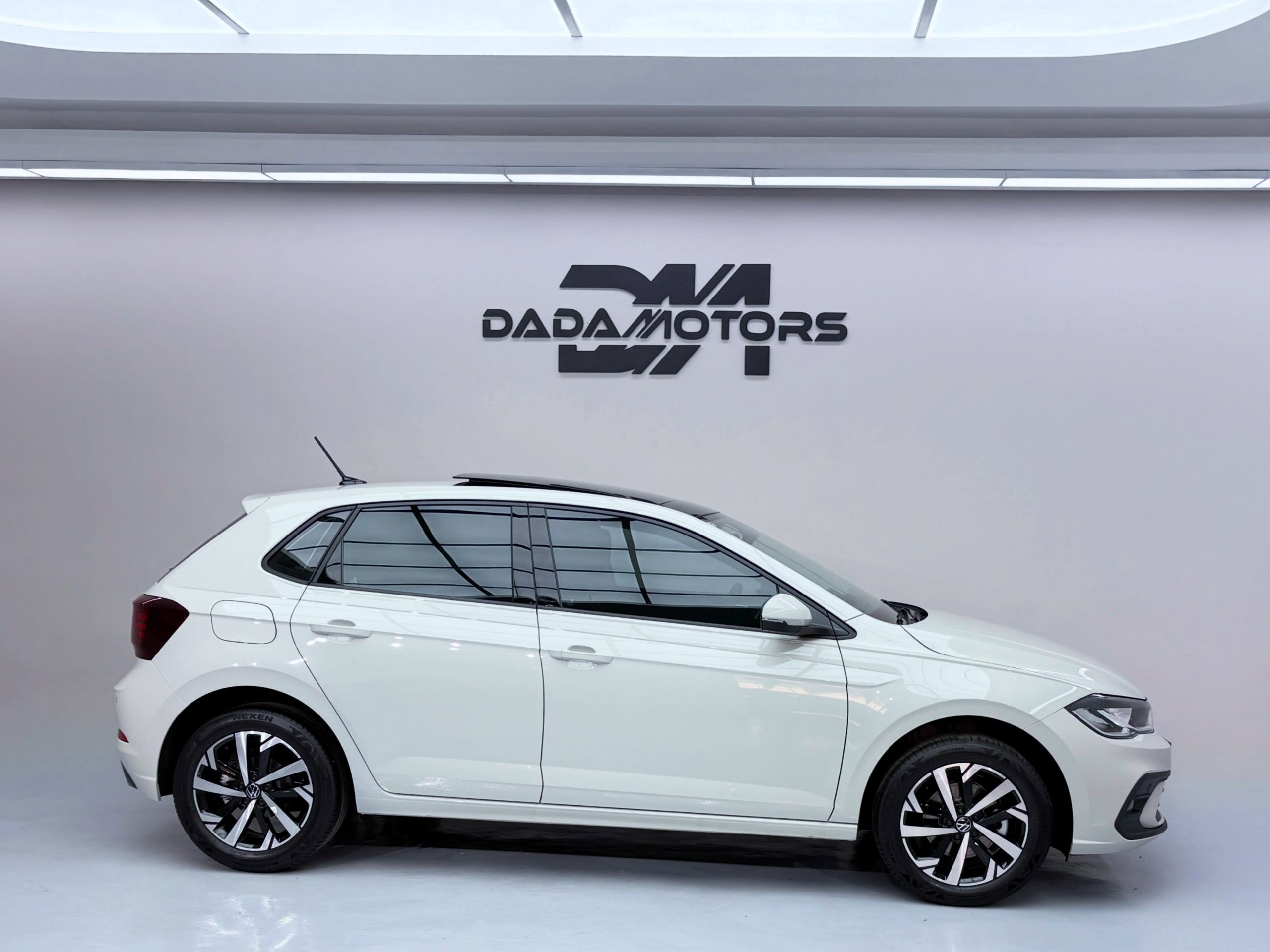 
								VOLKSWAGEN POLO 1.0 TSI LIFE DSG full									