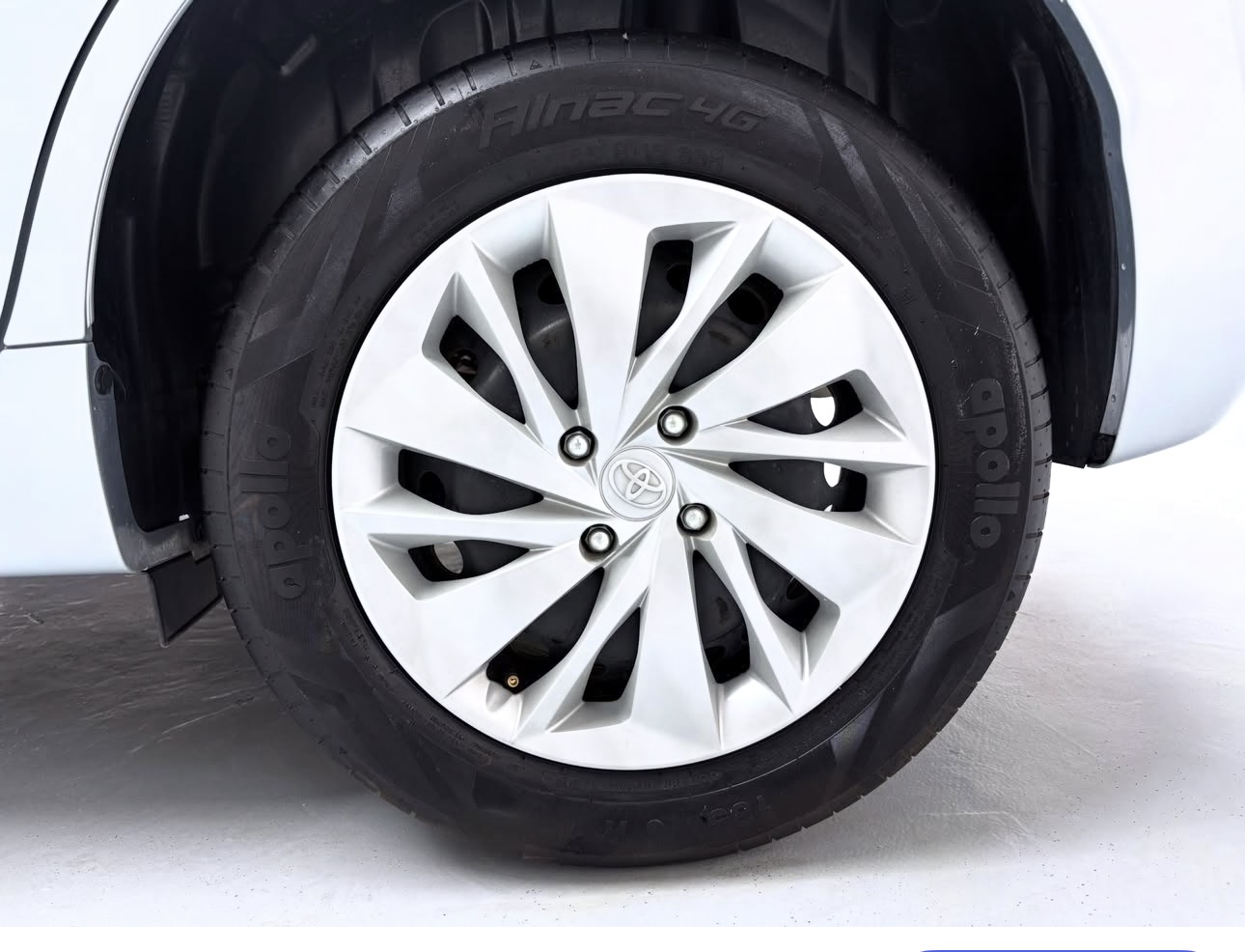 
								TOYOTA STARLET 1.5 XI full									