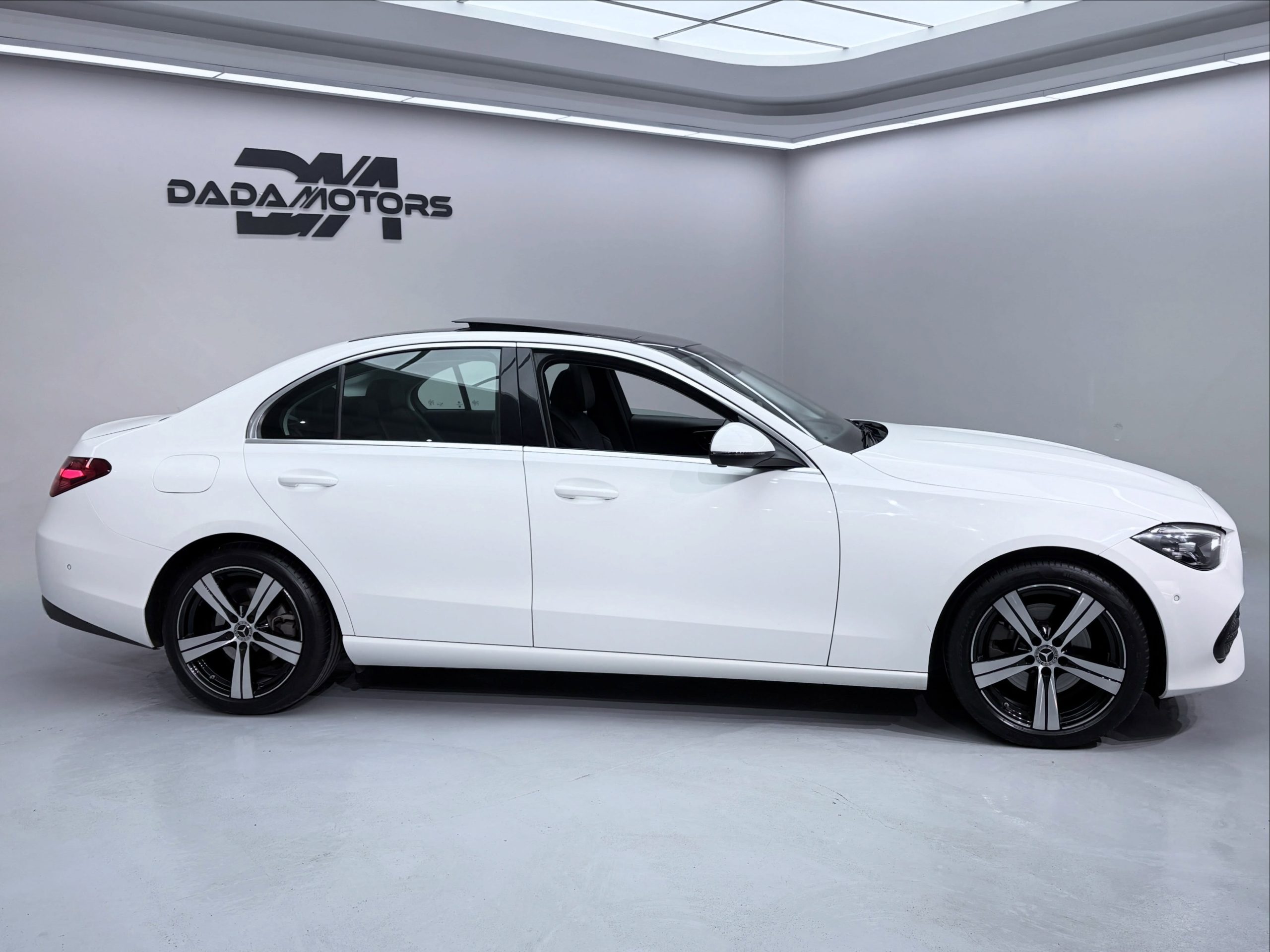 
								MERCEDES-BENZ C200 AVANT-GARDE A/T full									