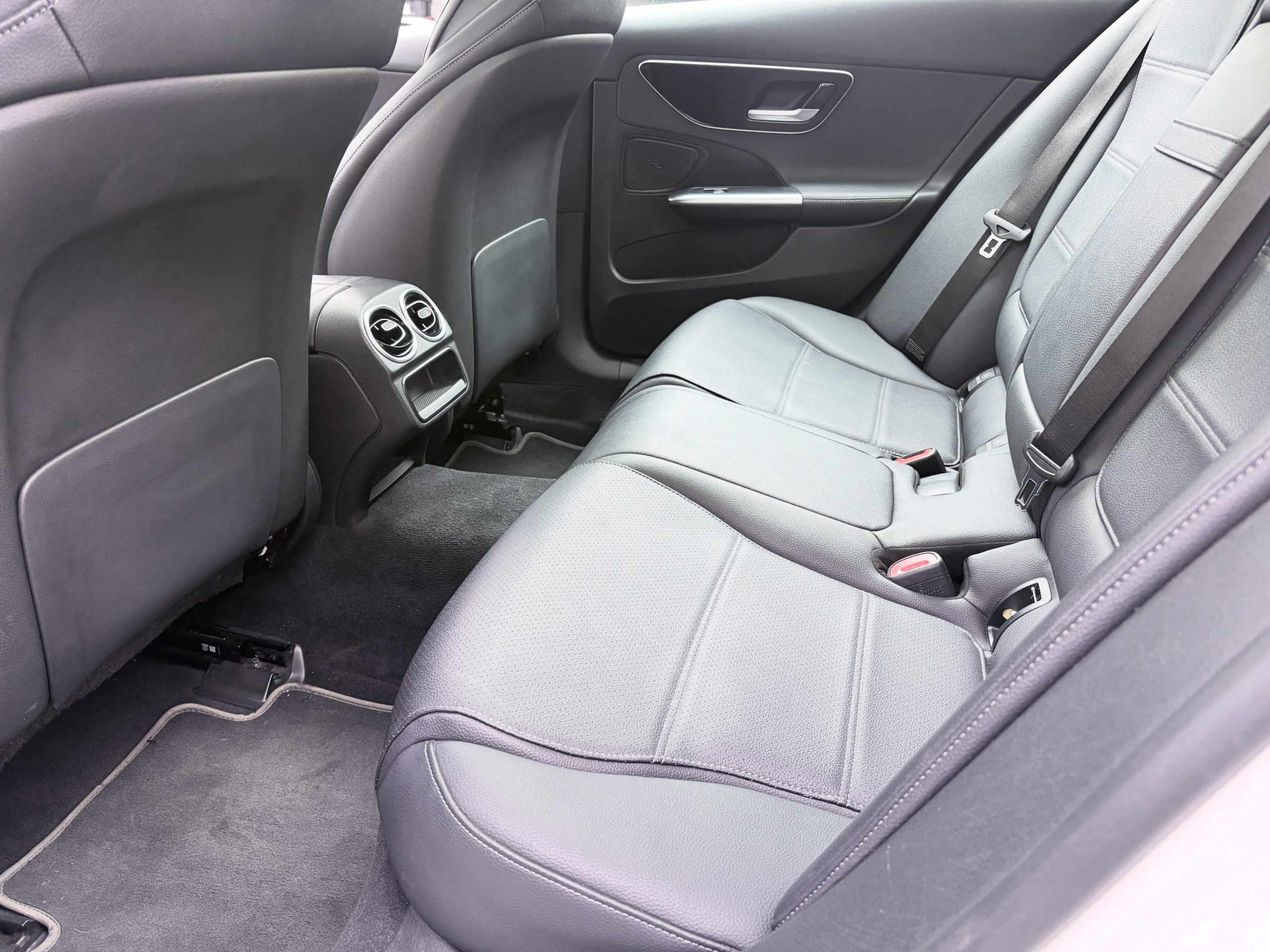 
								MERCEDES-BENZ C200 AVANT-GARDE A/T full									