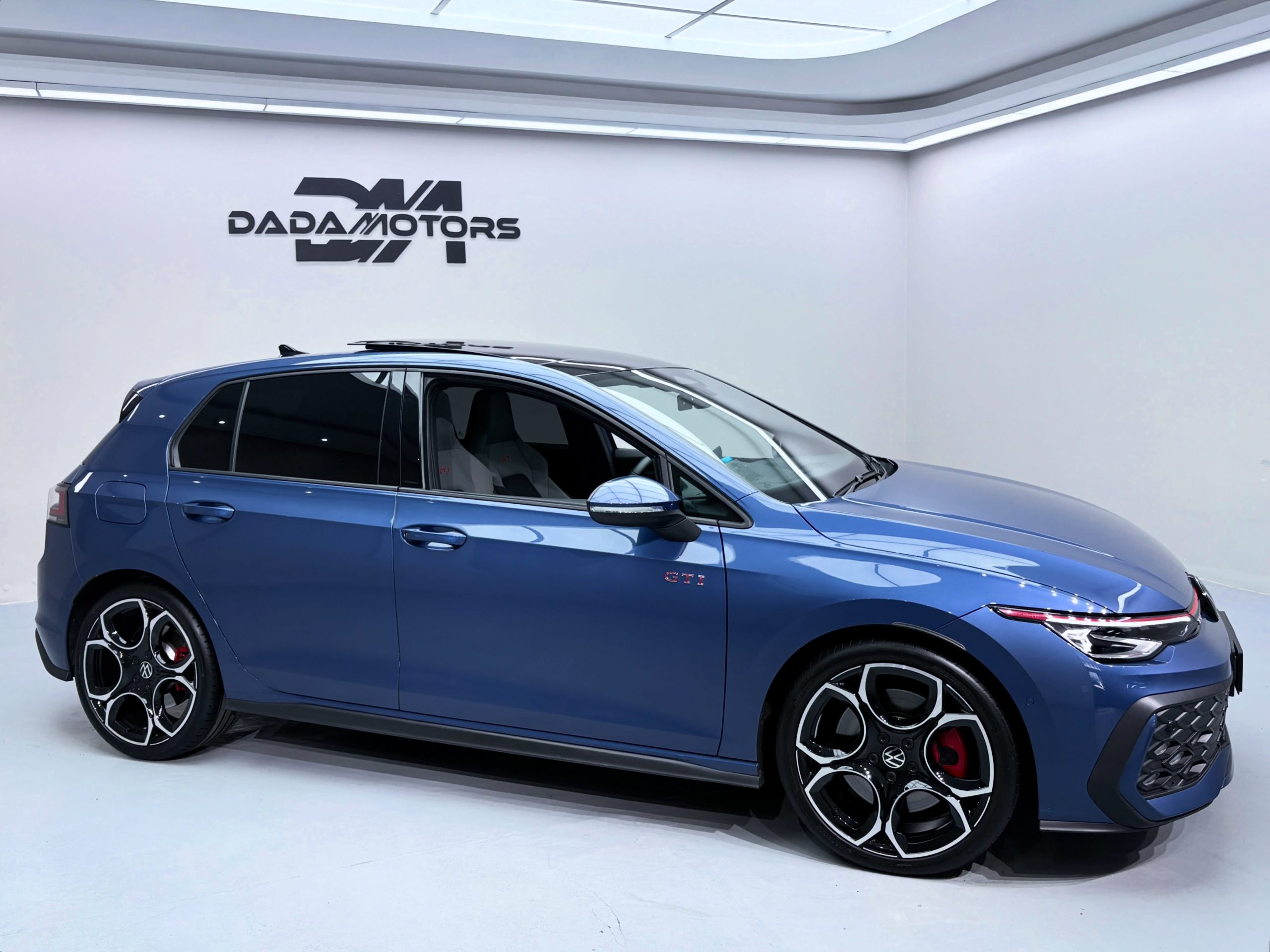 
								VOLKSWAGEN GOLF 8 GTI TSI DSG full									