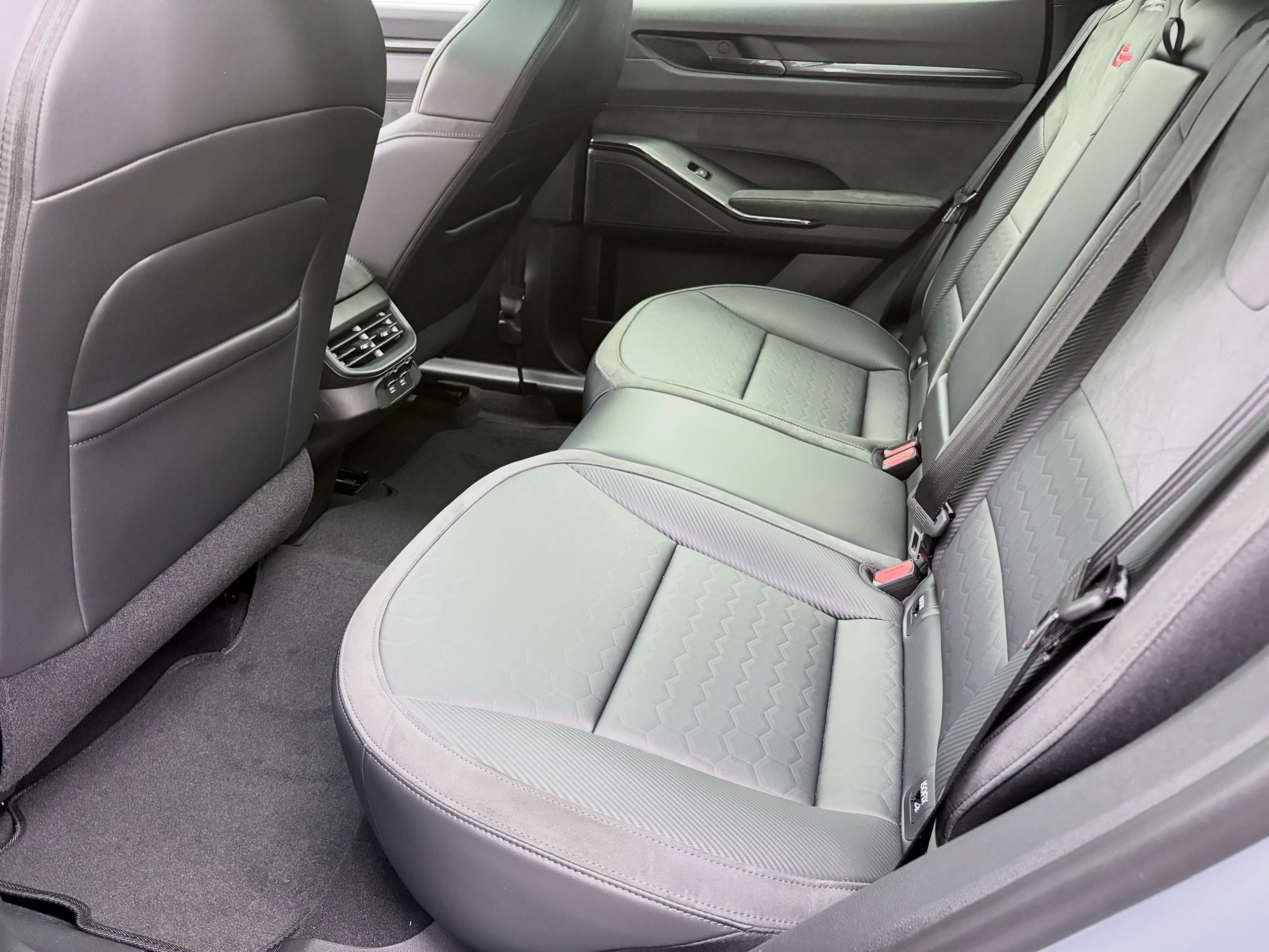 
								HAVAL H6 GT 2.0 SUPER LUXURY 4X4 DCT full									