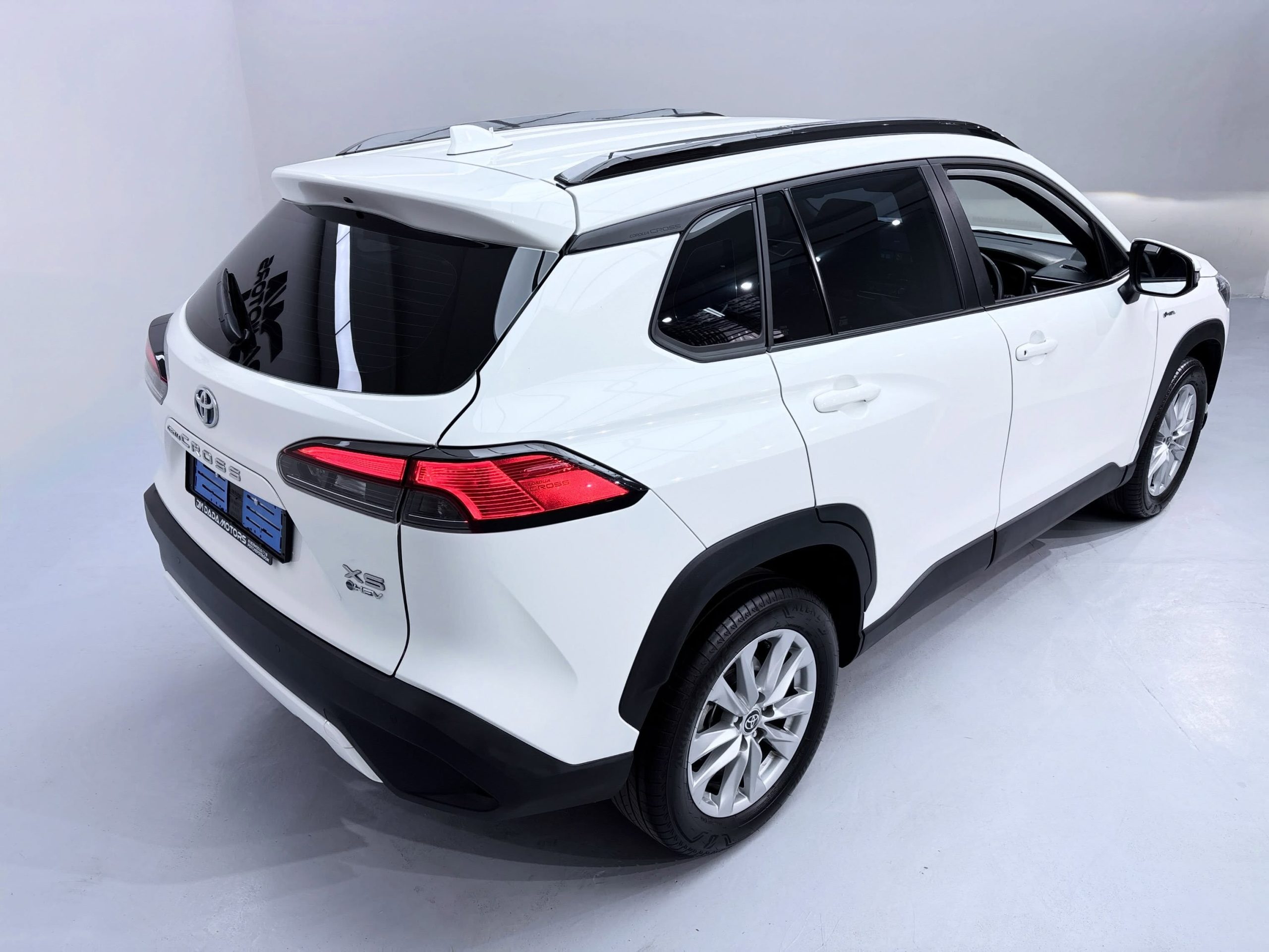
								TOYOTA COROLLA CROSS 1.8 XS HYBRID full									