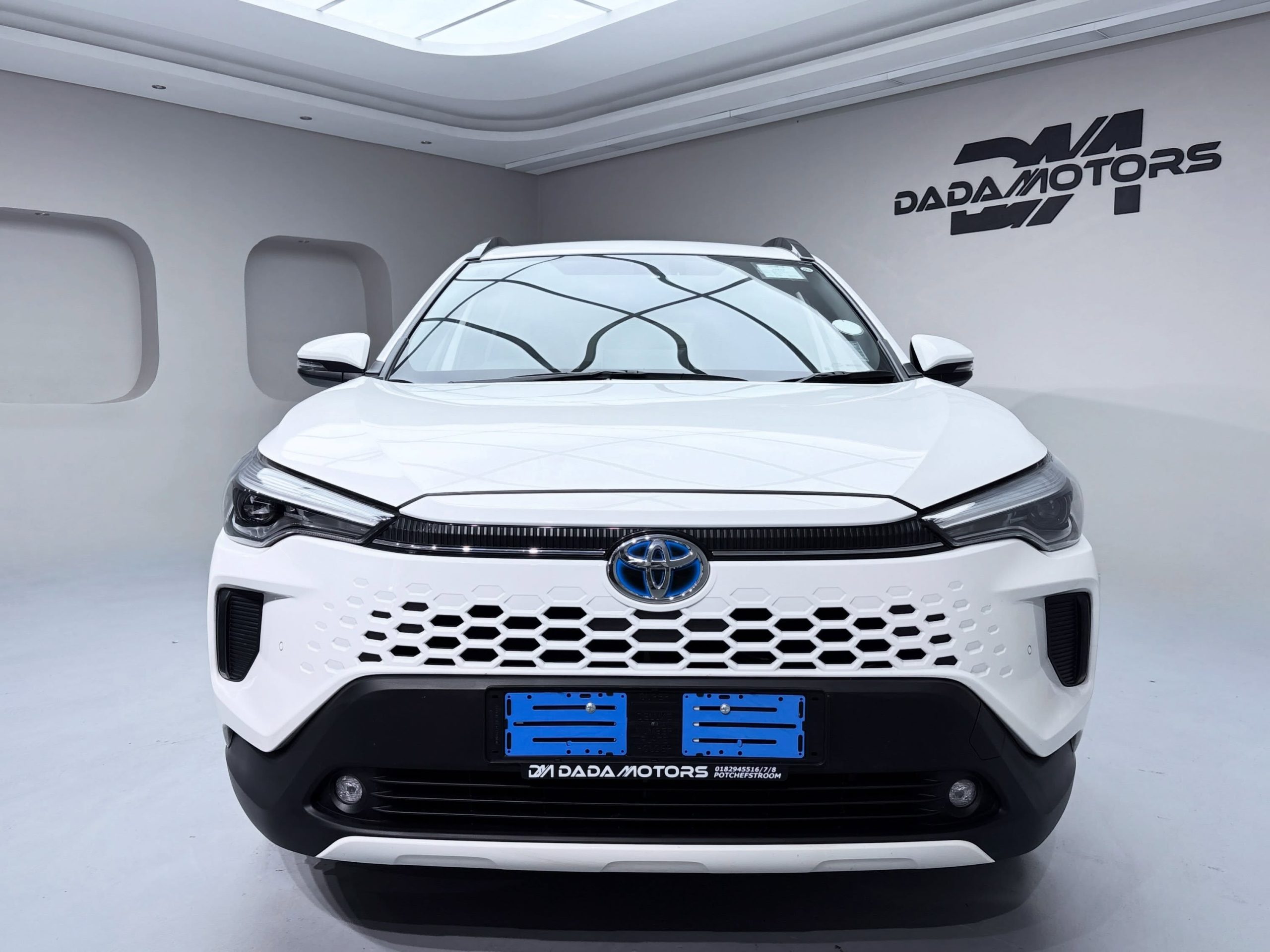 
								TOYOTA COROLLA CROSS 1.8 XS HYBRID full									
