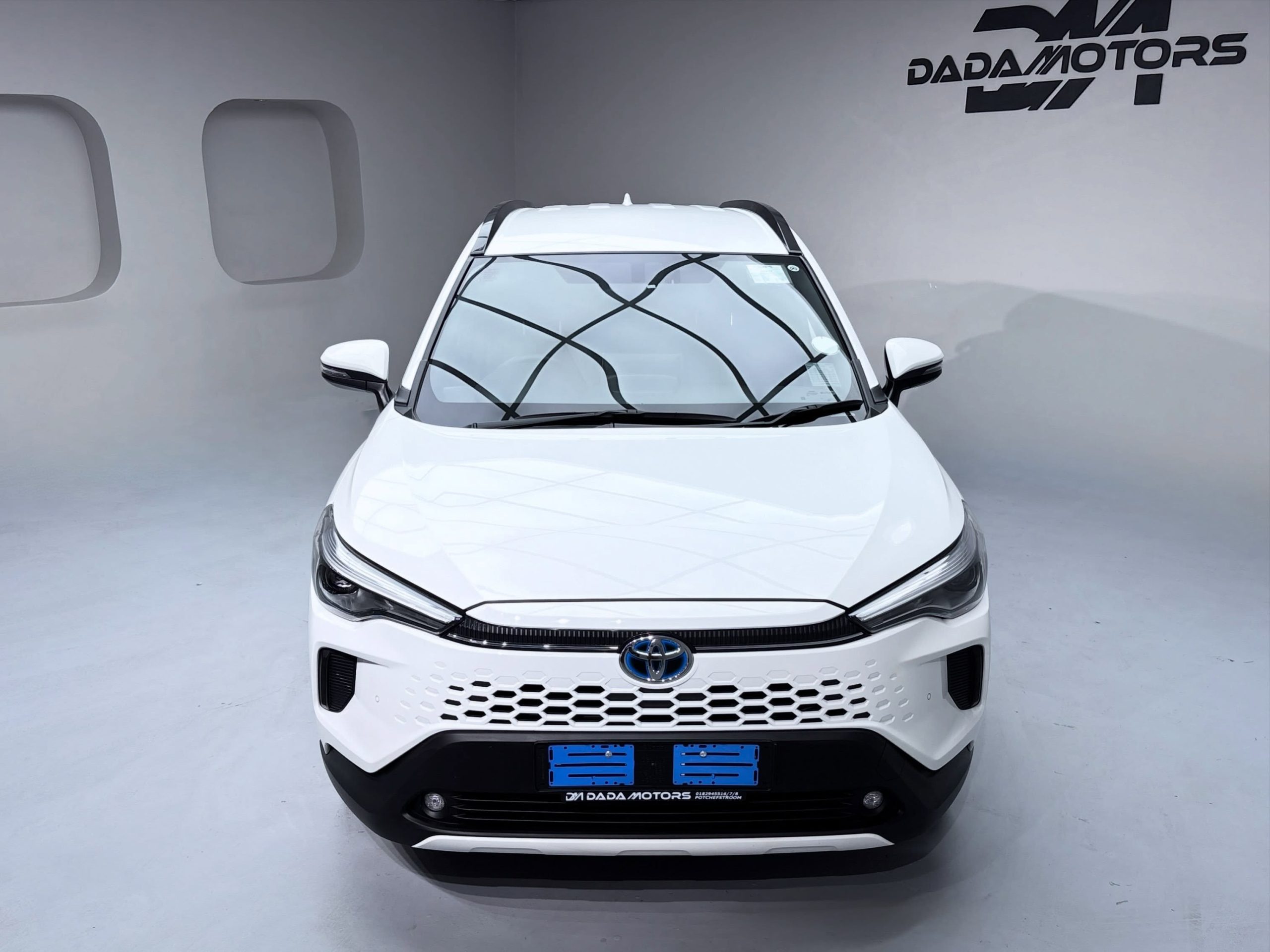 
								TOYOTA COROLLA CROSS 1.8 XS HYBRID full									