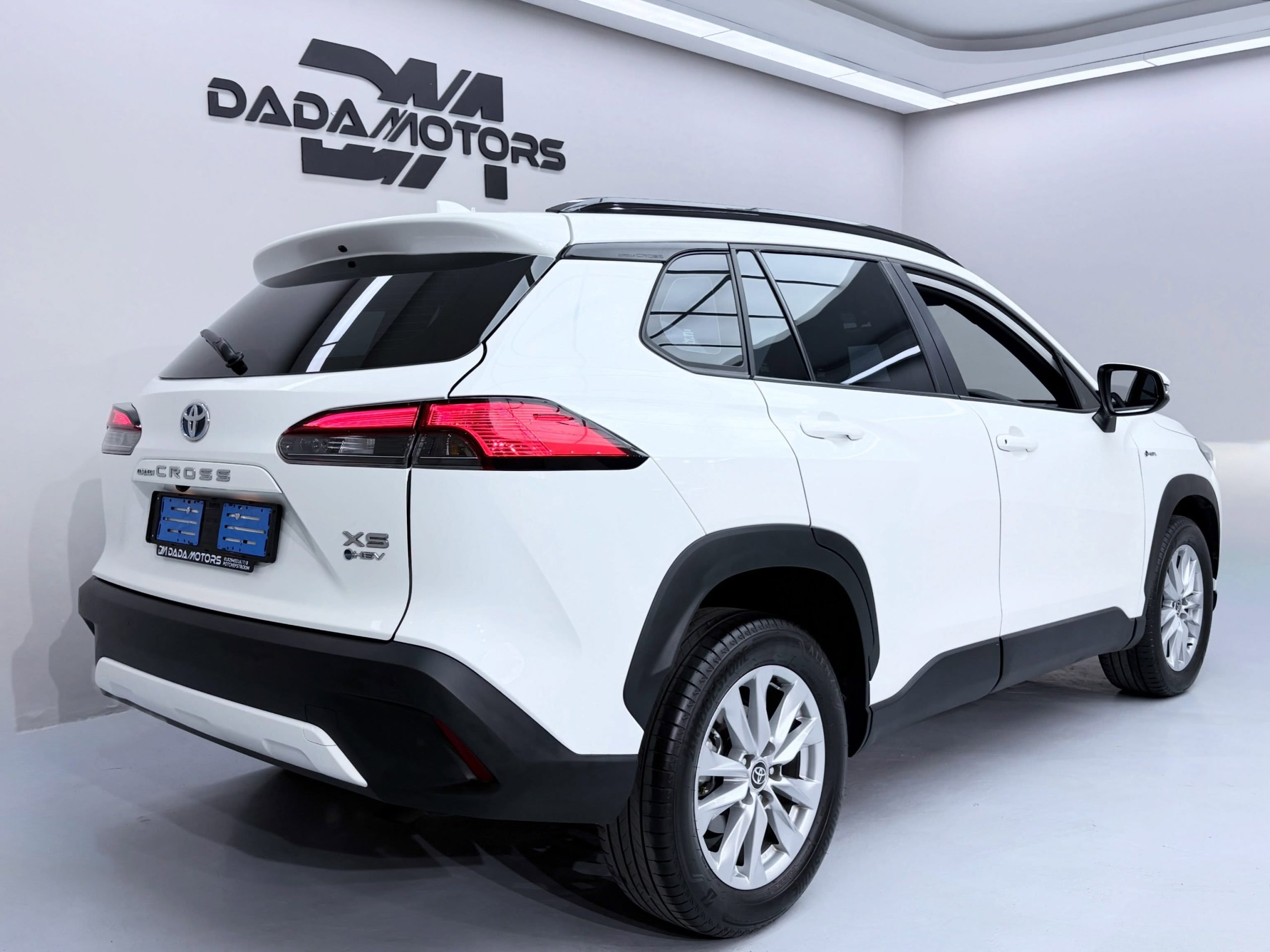 
								TOYOTA COROLLA CROSS 1.8 XS HYBRID full									
