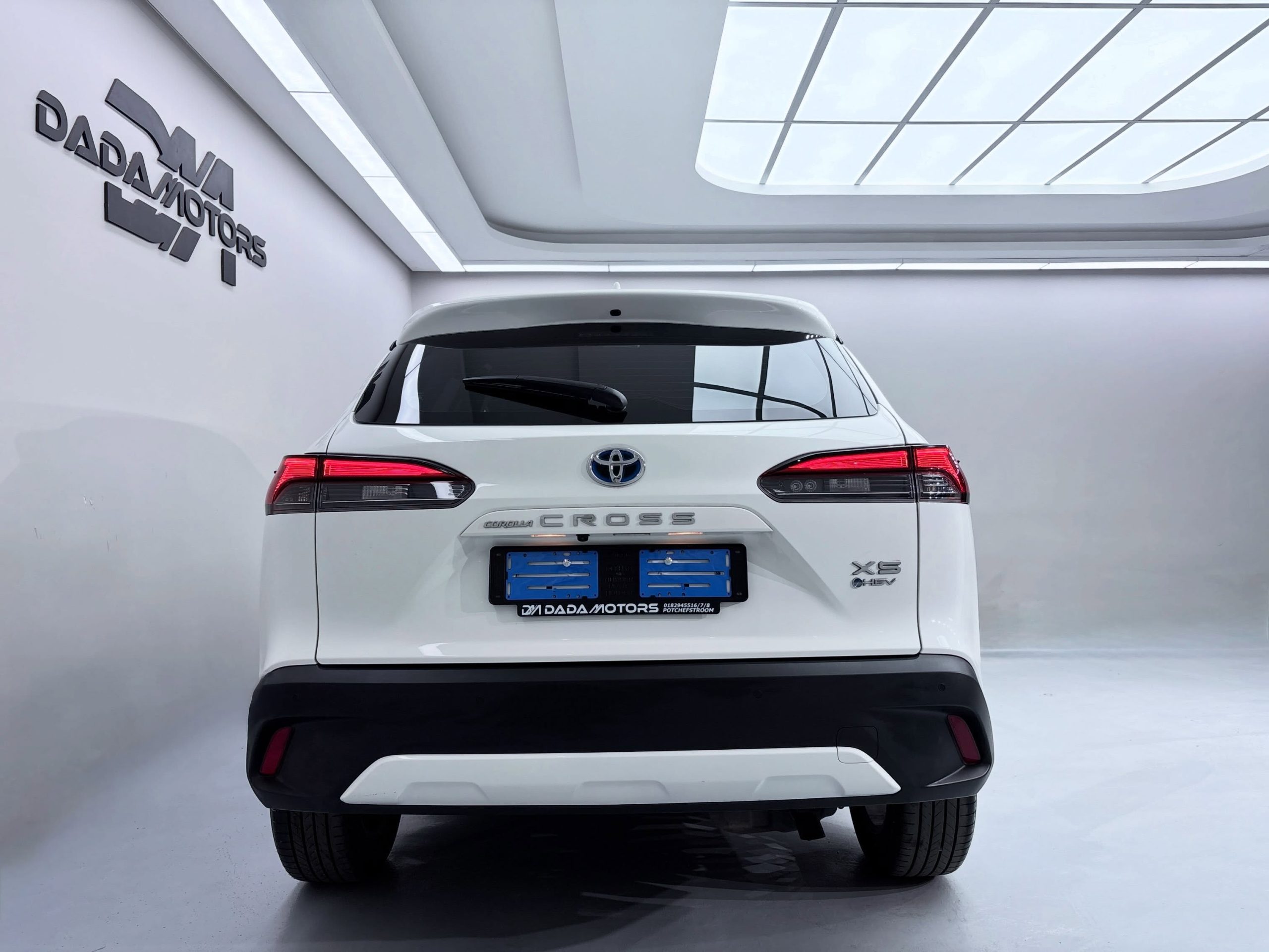 
								TOYOTA COROLLA CROSS 1.8 XS HYBRID full									