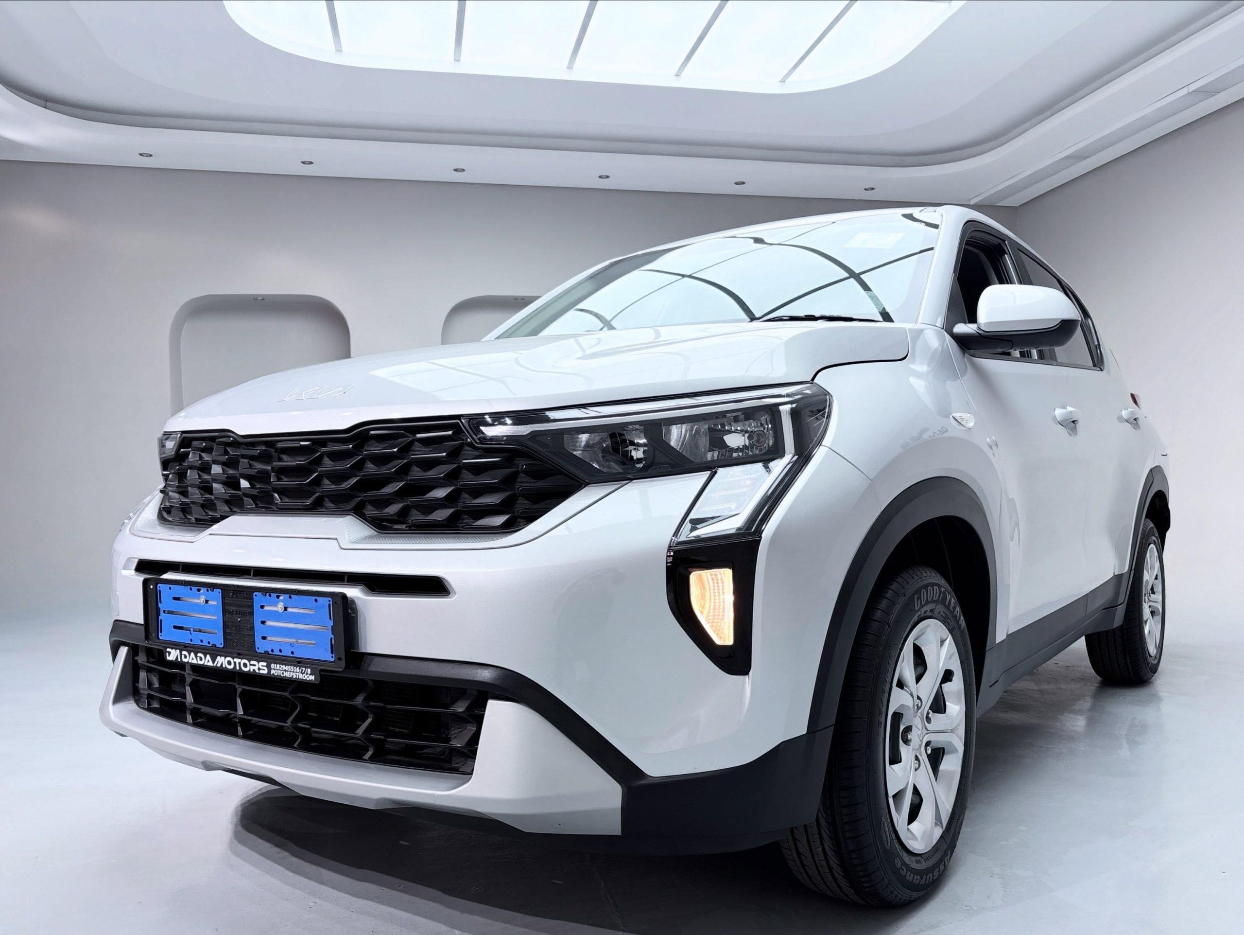 
								KIA SONET 1.5 CVT LS full									