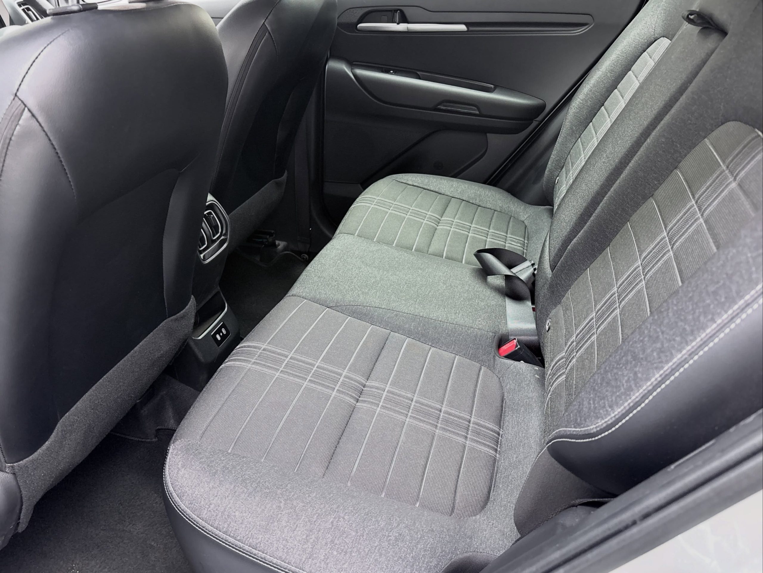 
								KIA SONET 1.5 CVT LS full									