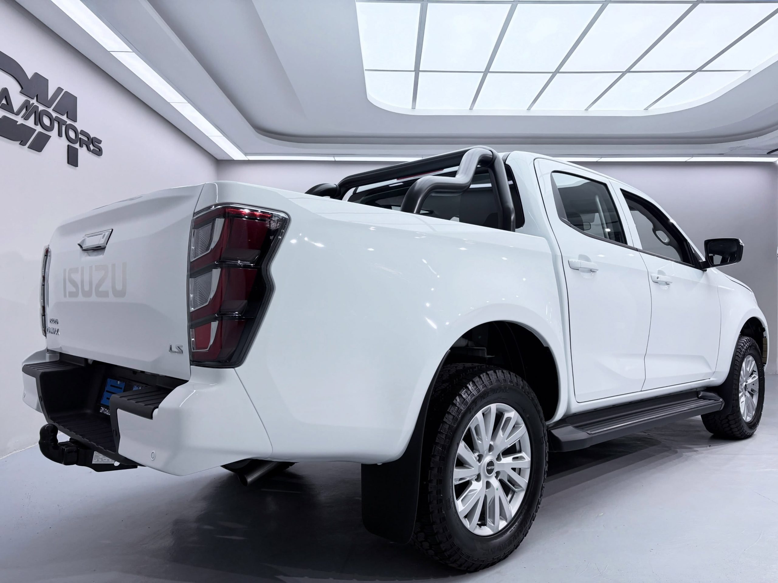 
								ISUZU D-MAX 1.9 HR LSA/T D/U P/U full									