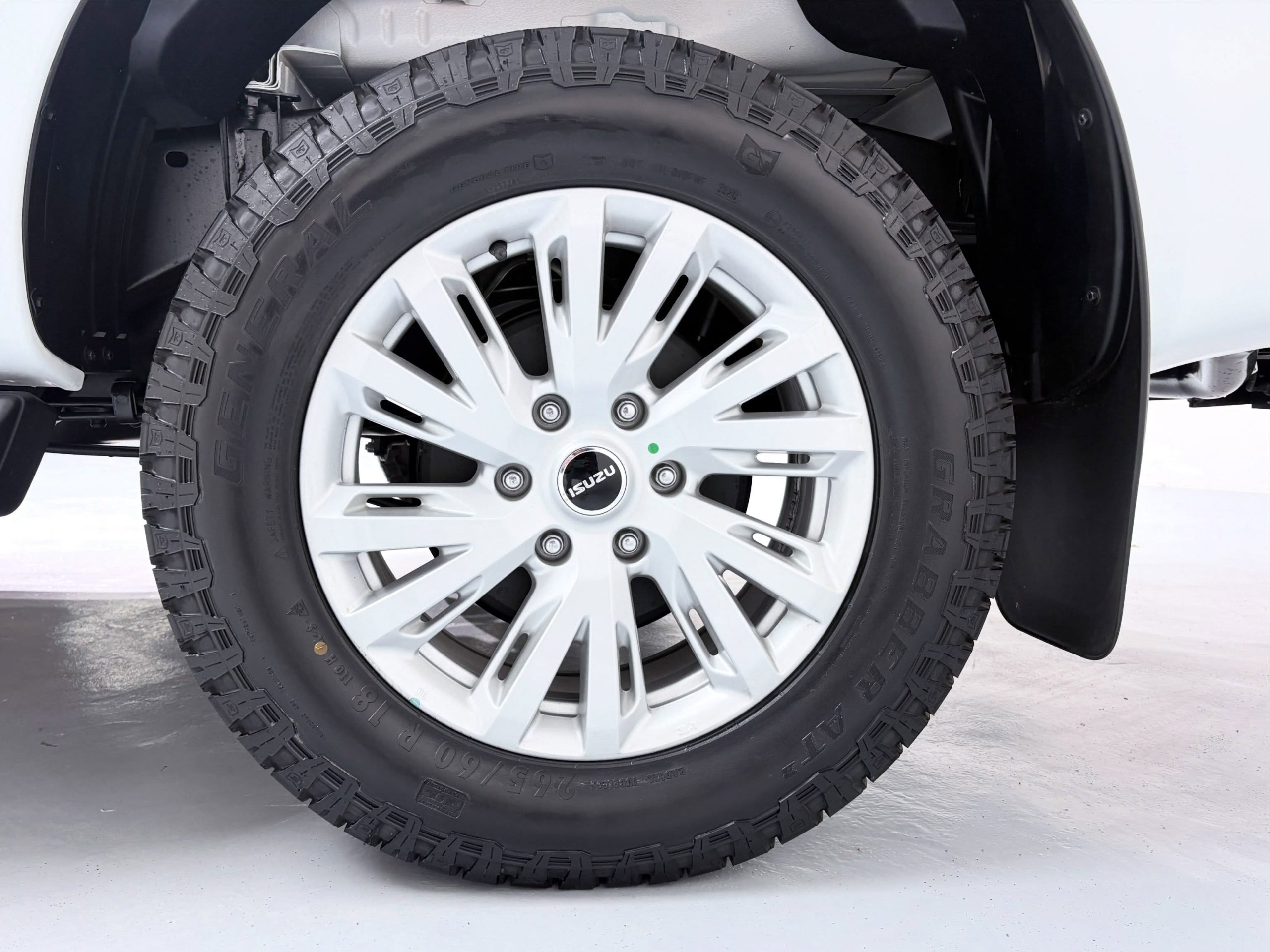 
								ISUZU D-MAX 1.9 HR LSA/T D/U P/U full									