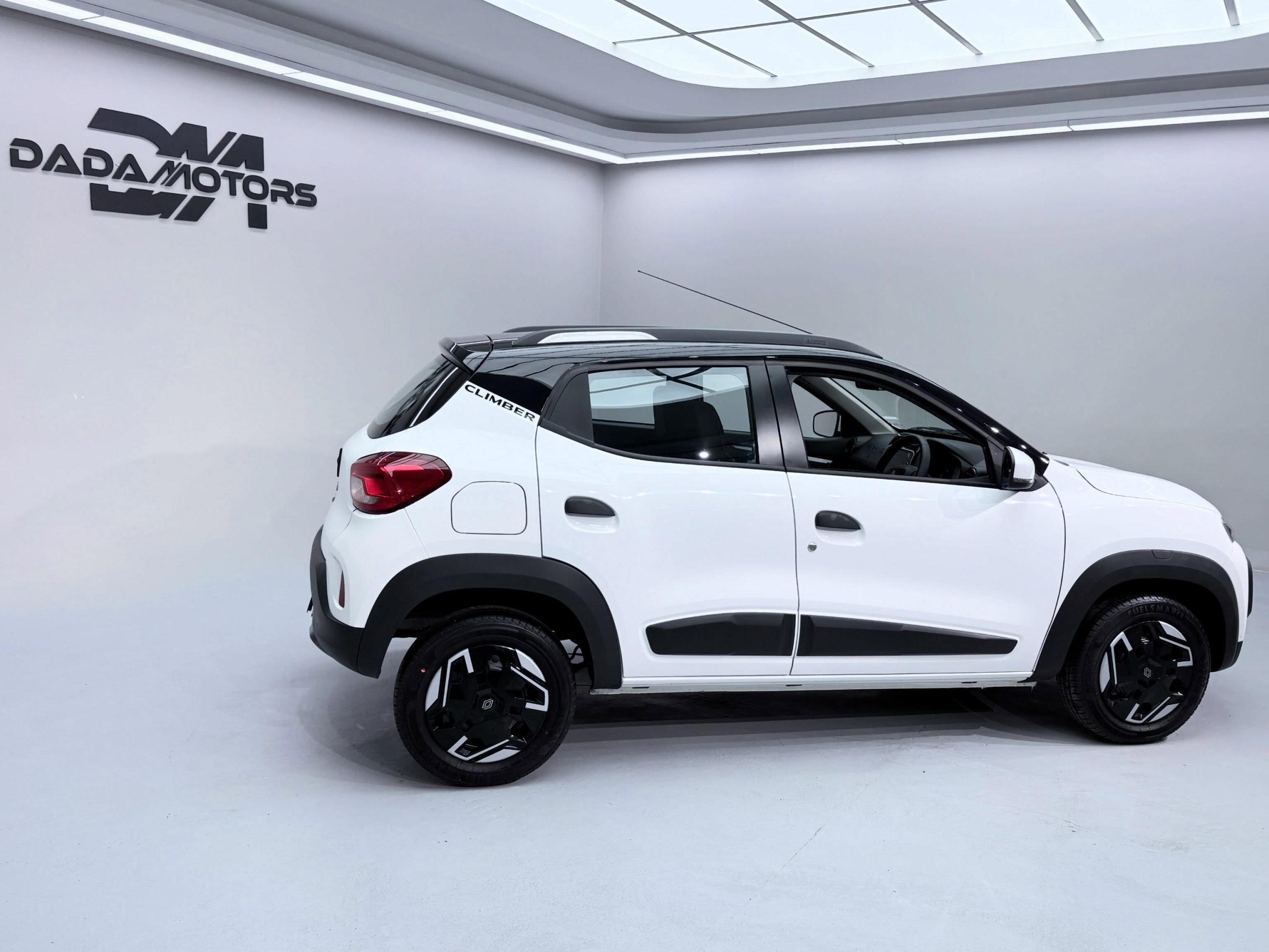 
								RENAULT KWID 1.0 CLIMBER 5DR full									