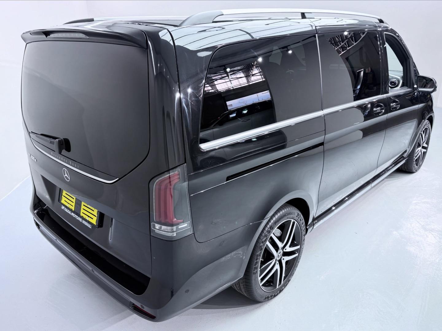 
								Mercedes-BenzV-ClassV300d Exclusive full									