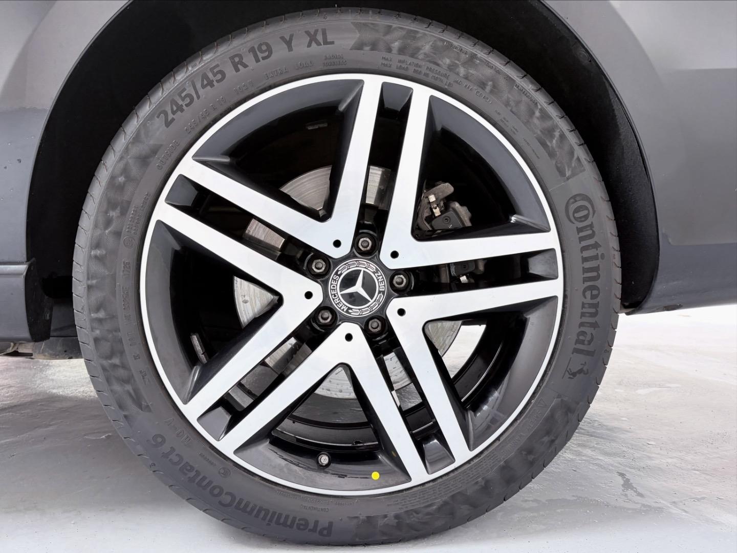 
								Mercedes-BenzV-ClassV300d Exclusive full									
