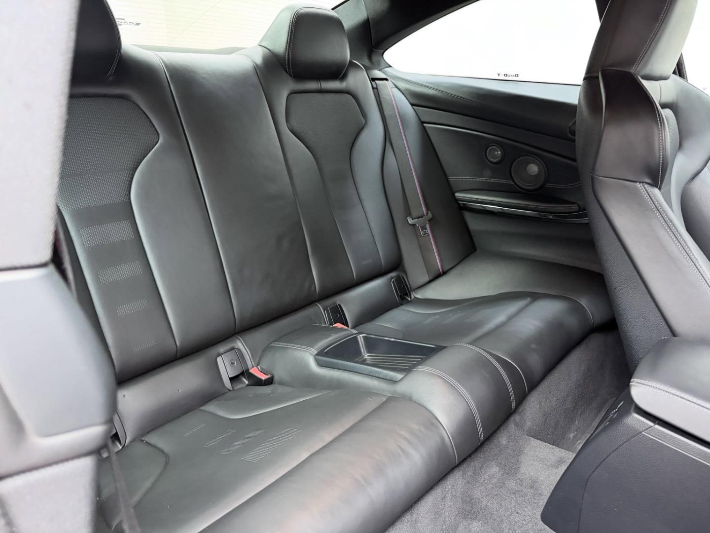 
								BMWM4Coupe Competition full									