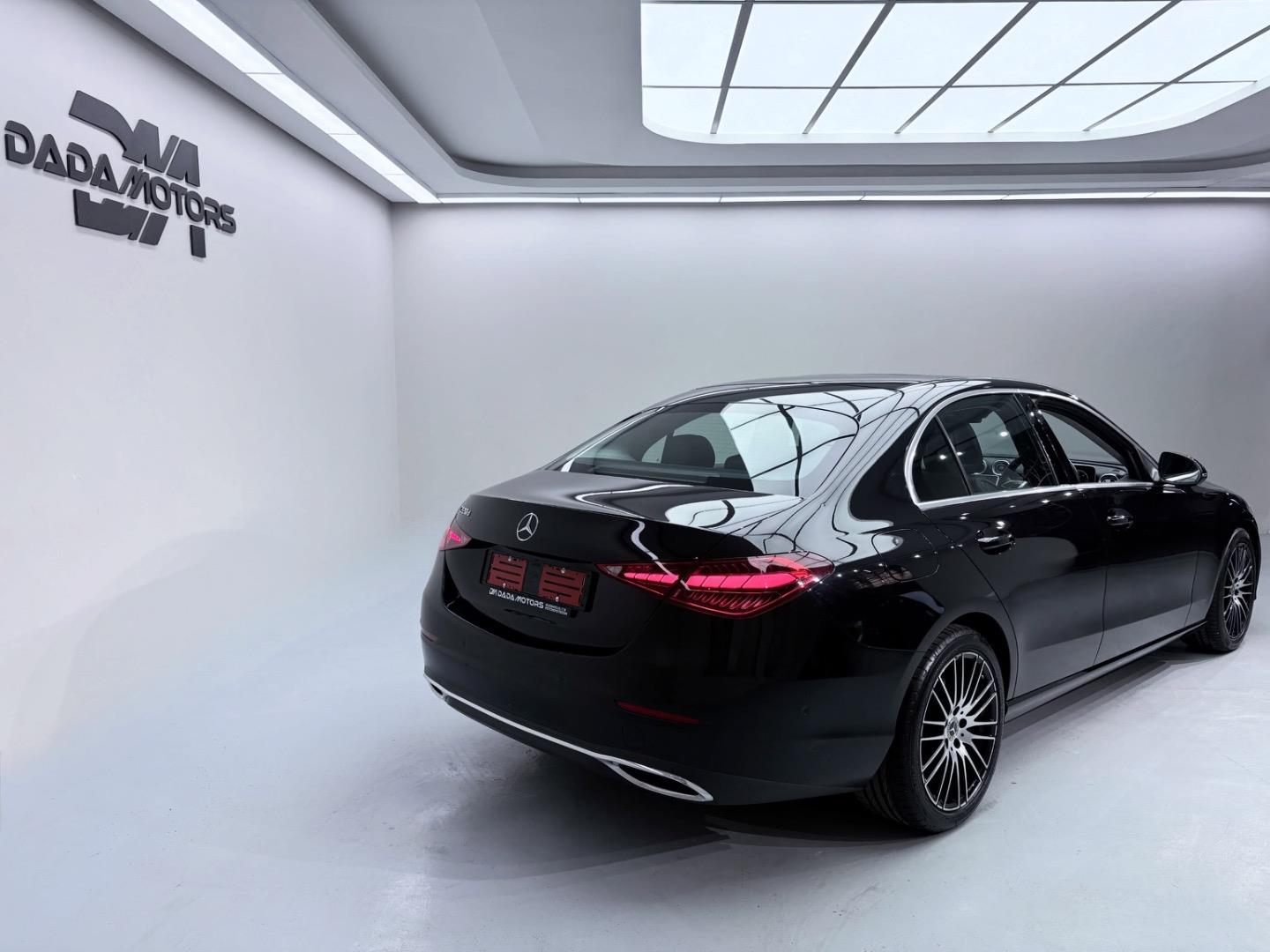 
								Mercedes-BenzC-ClassC220d Avantgarde full									