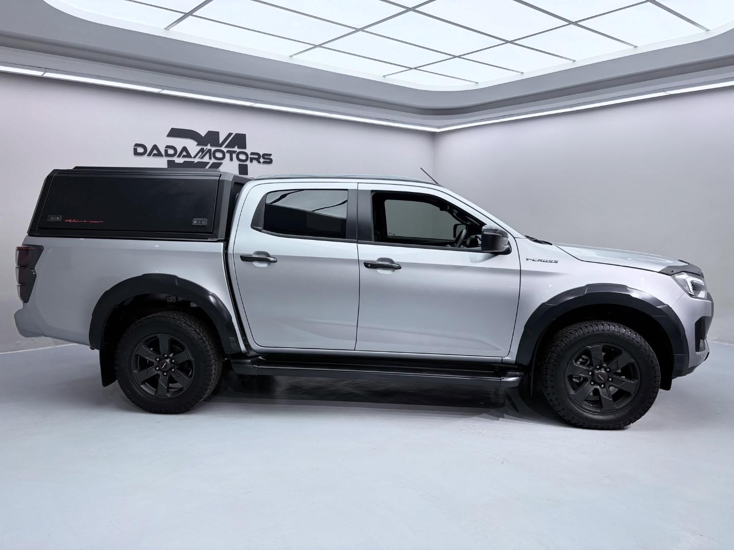 
								IsuzuD-Max3.0TD Double Cab V-Cross full									