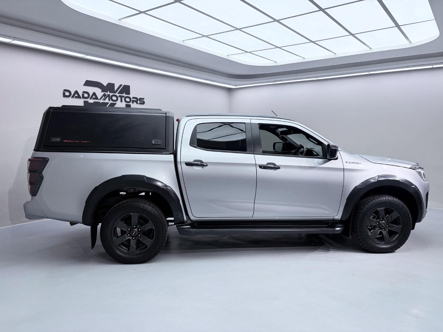 
								IsuzuD-Max3.0TD Double Cab V-Cross full									