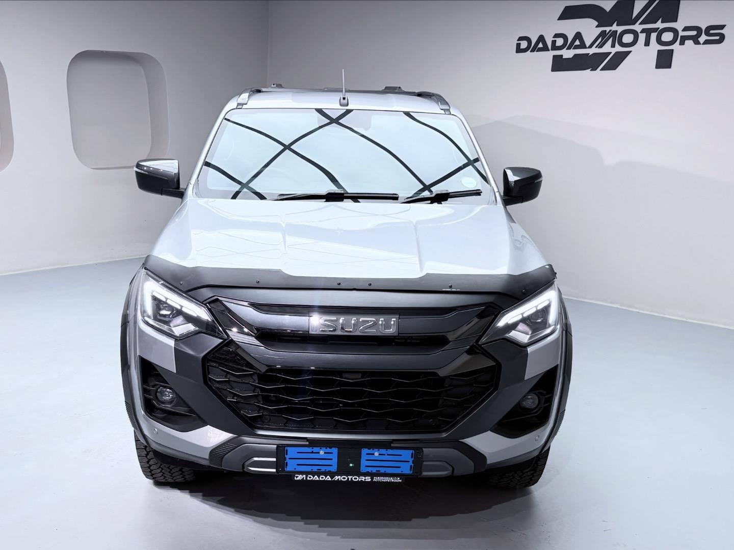 
								IsuzuD-Max3.0TD Double Cab V-Cross full									
