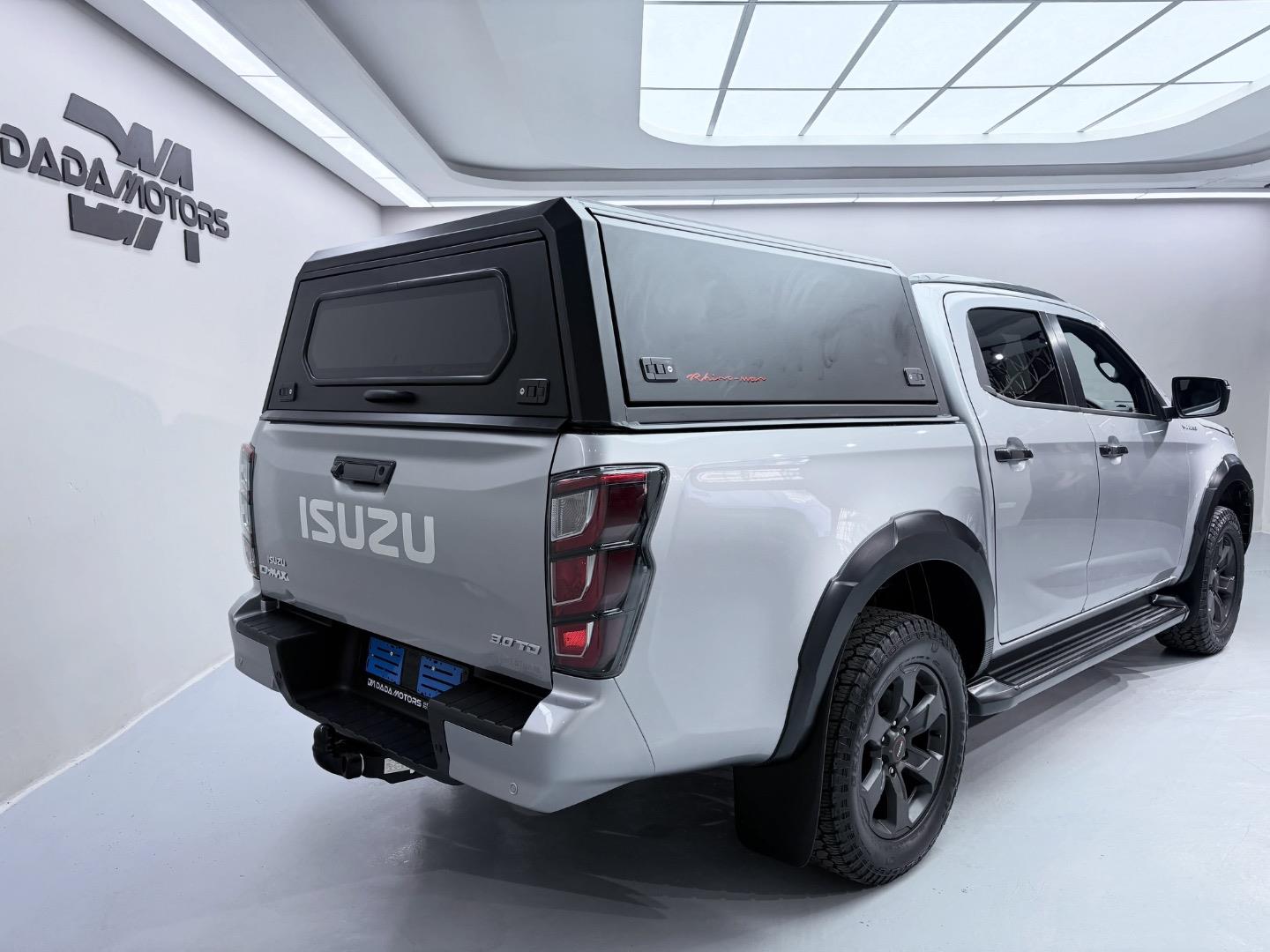 
								IsuzuD-Max3.0TD Double Cab V-Cross full									