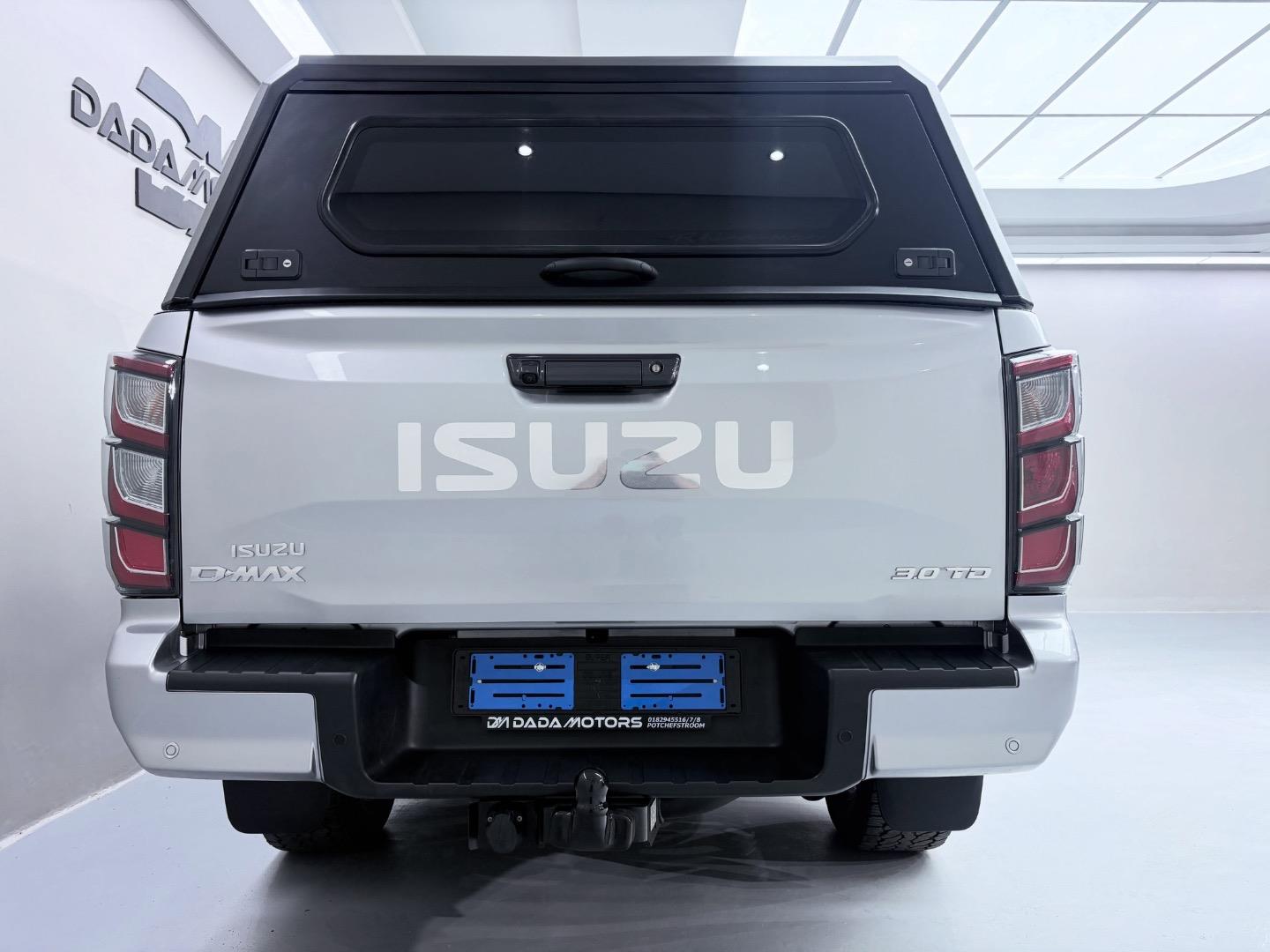 
								IsuzuD-Max3.0TD Double Cab V-Cross full									