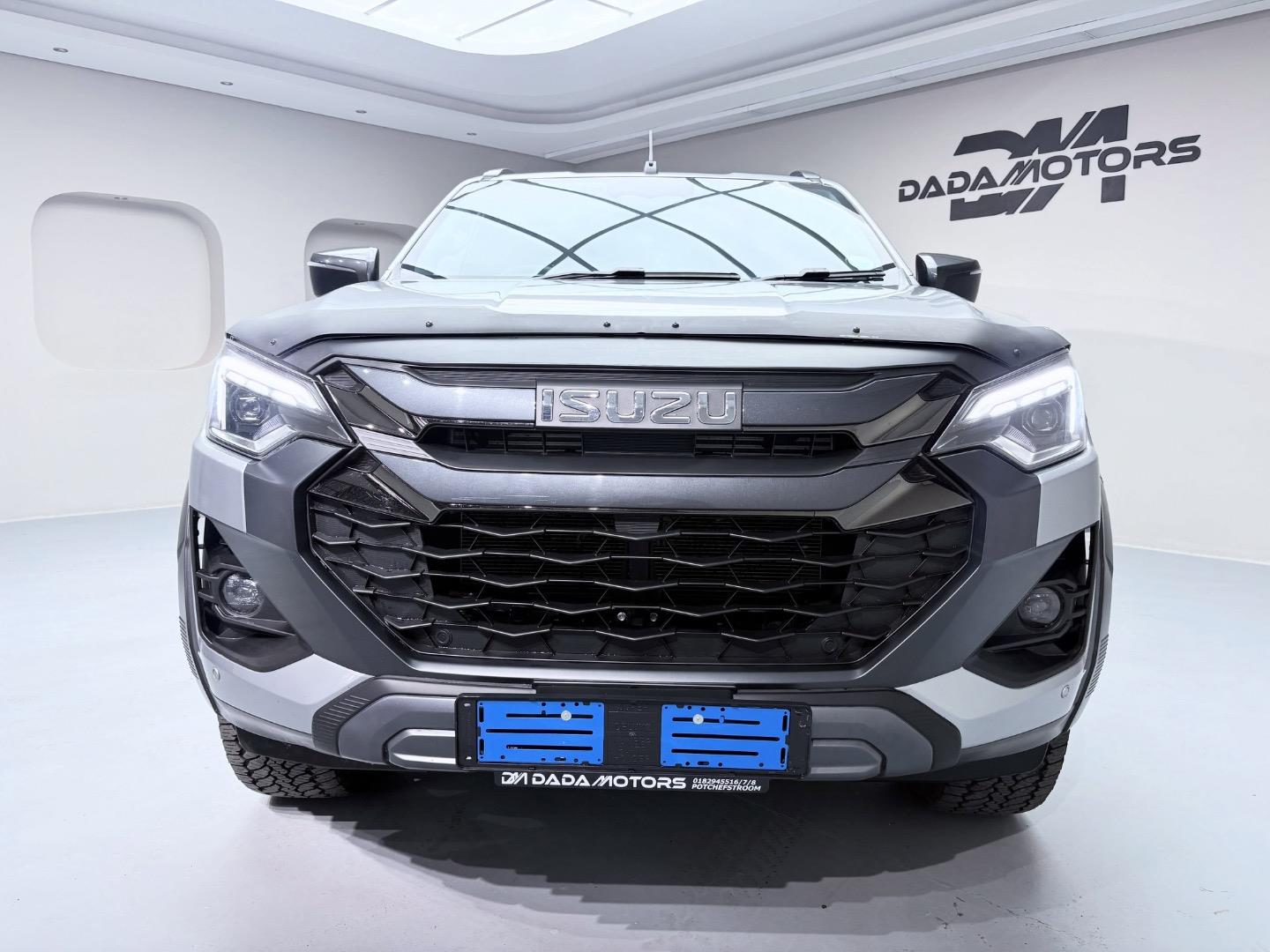 
								IsuzuD-Max3.0TD Double Cab V-Cross full									