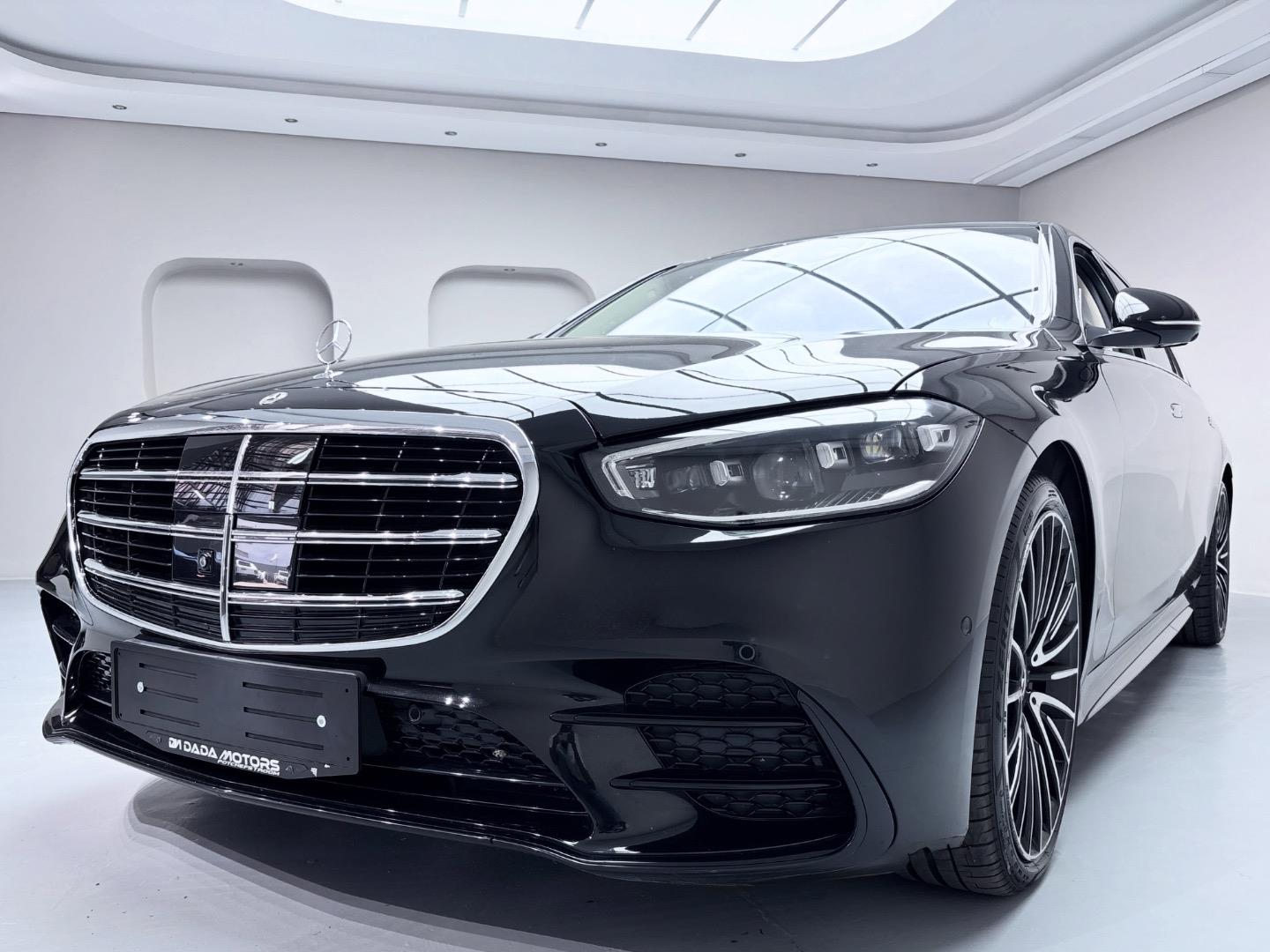 
								Mercedes-BenzS-ClassS500 L 4Matic AMG Line full									