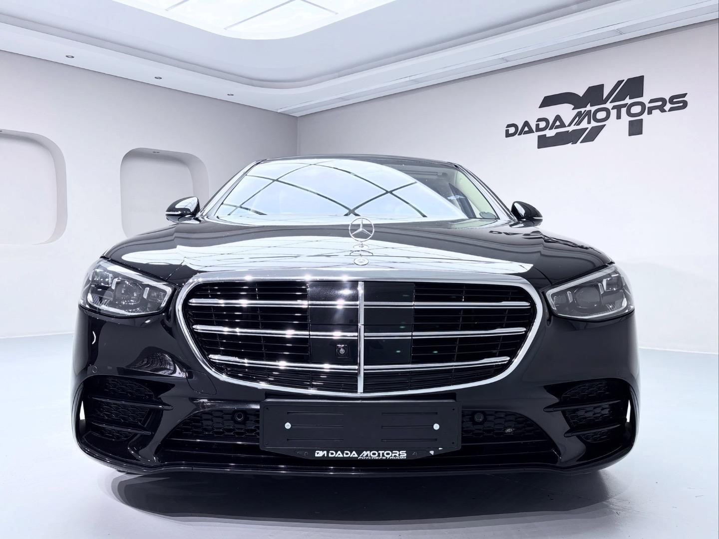 
								Mercedes-BenzS-ClassS500 L 4Matic AMG Line full									