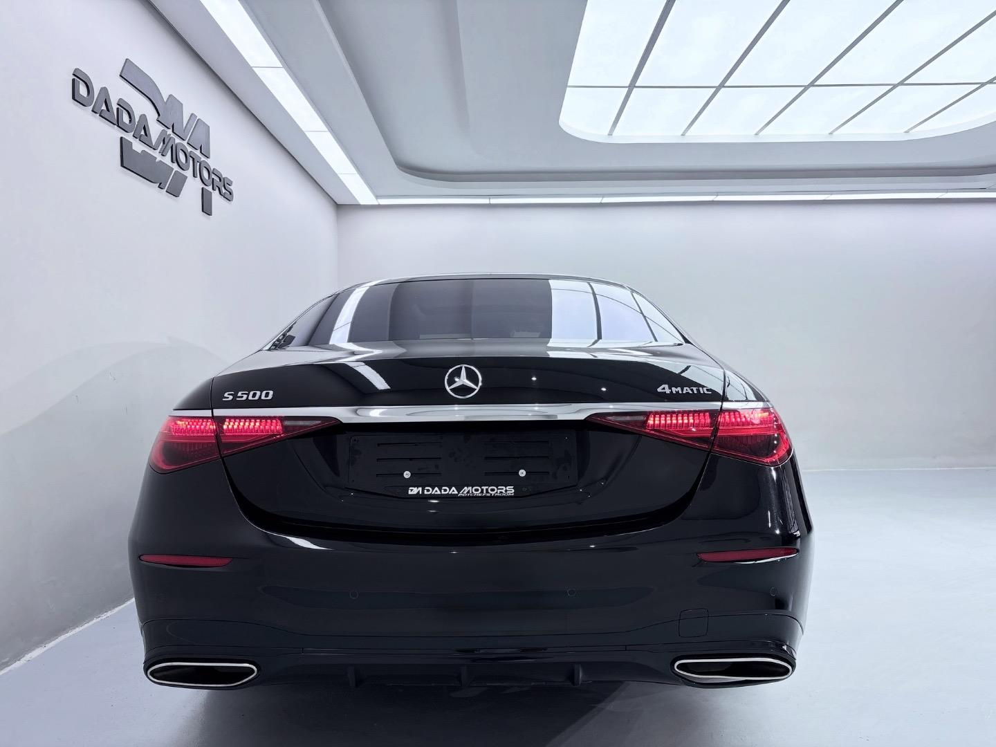 
								Mercedes-BenzS-ClassS500 L 4Matic AMG Line full									