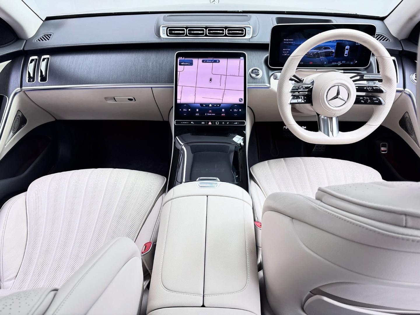 
								Mercedes-BenzS-ClassS500 L 4Matic AMG Line full									