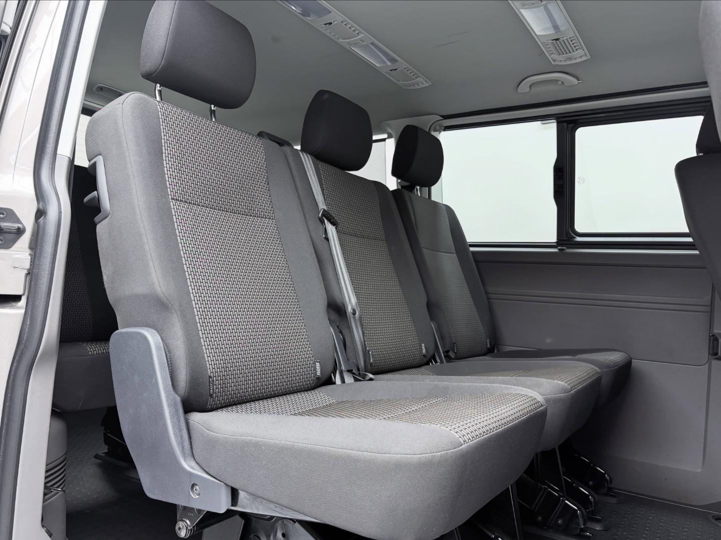 
								VolkswagenTransporter2.0TDI 110kW Kombi SWB Trendline full									