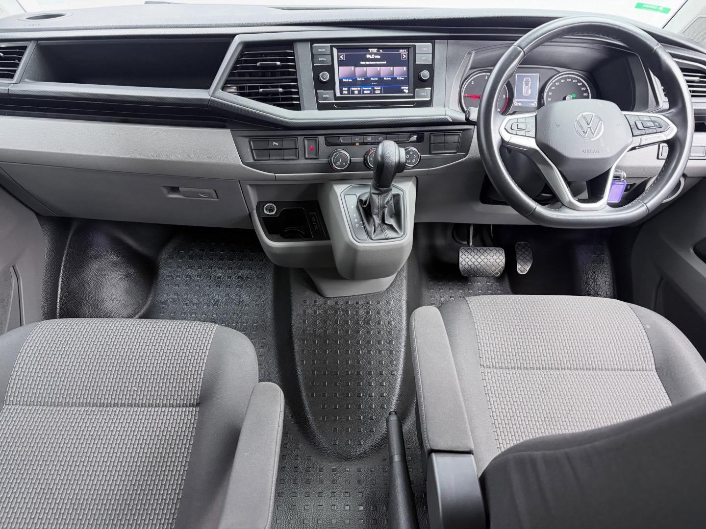 
								VolkswagenTransporter2.0TDI 110kW Kombi SWB Trendline full									