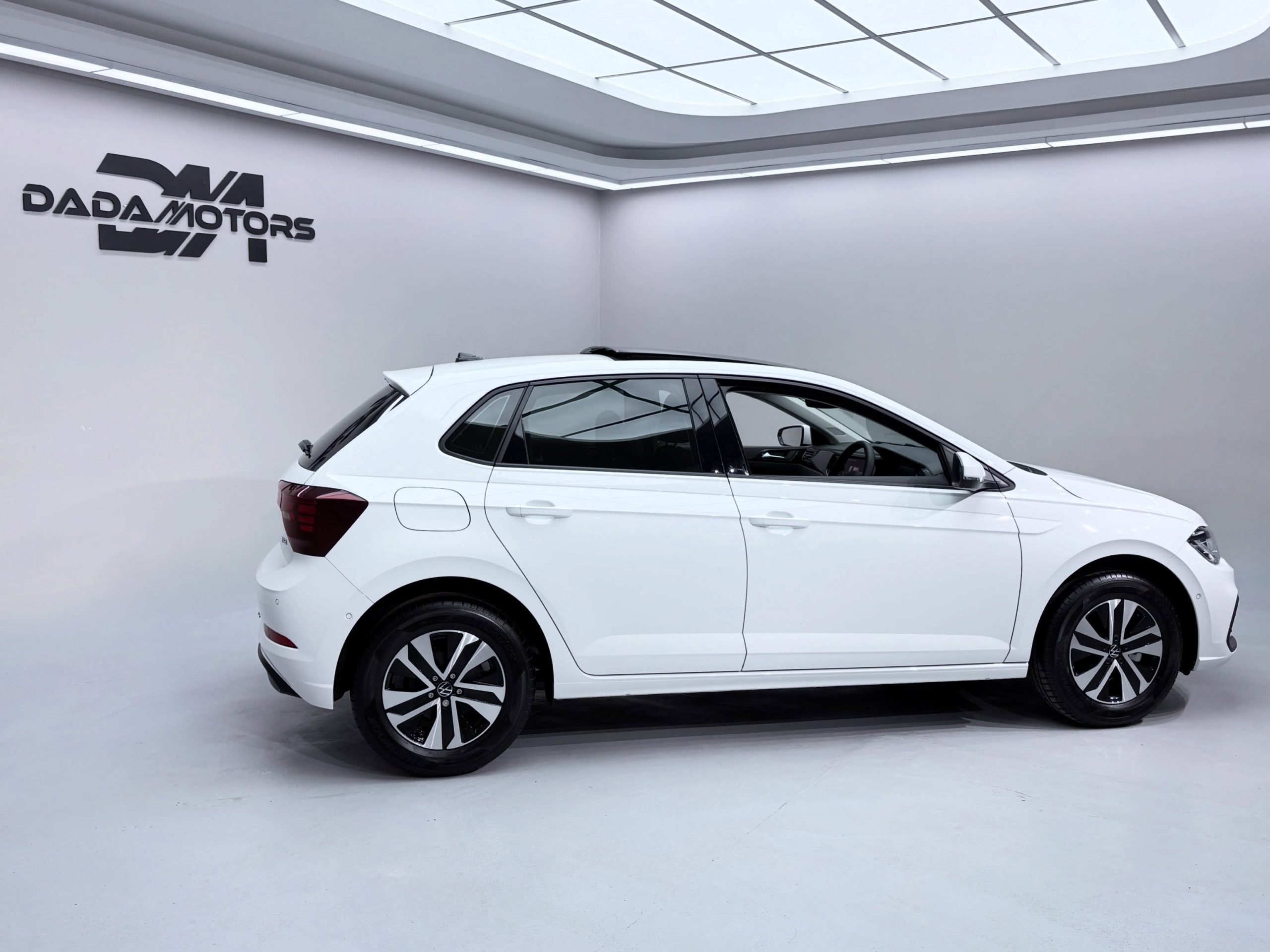 
								VOLKSWAGEN POLO 1.0 TSI LIFE full									