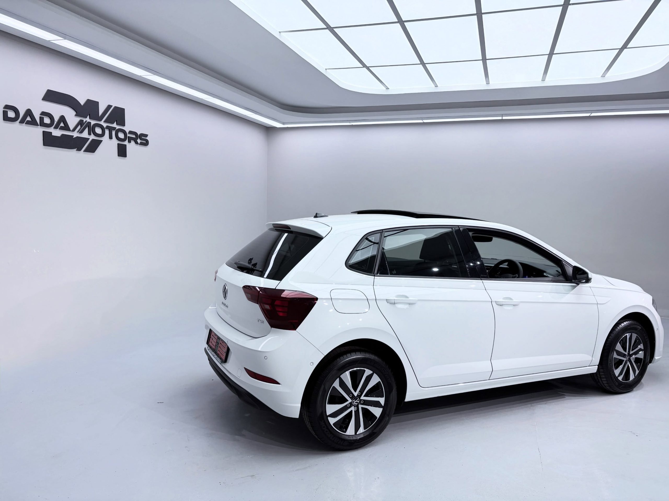 
								VOLKSWAGEN POLO 1.0 TSI LIFE full									