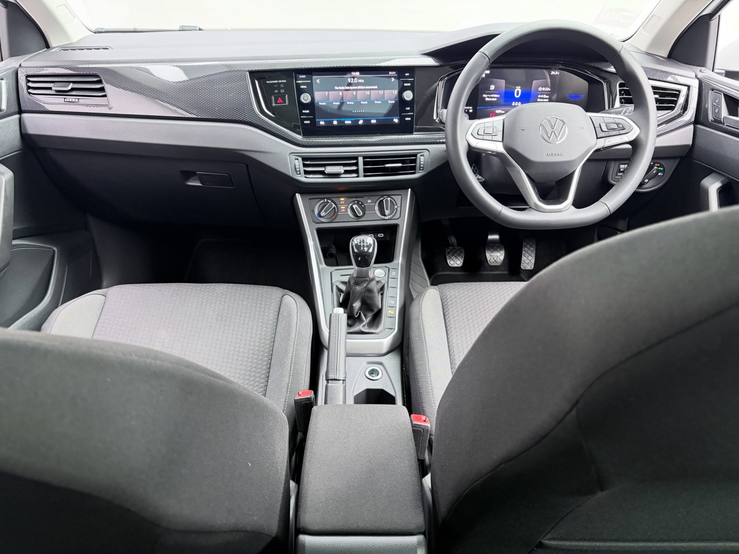 
								VOLKSWAGEN POLO 1.0 TSI LIFE full									
