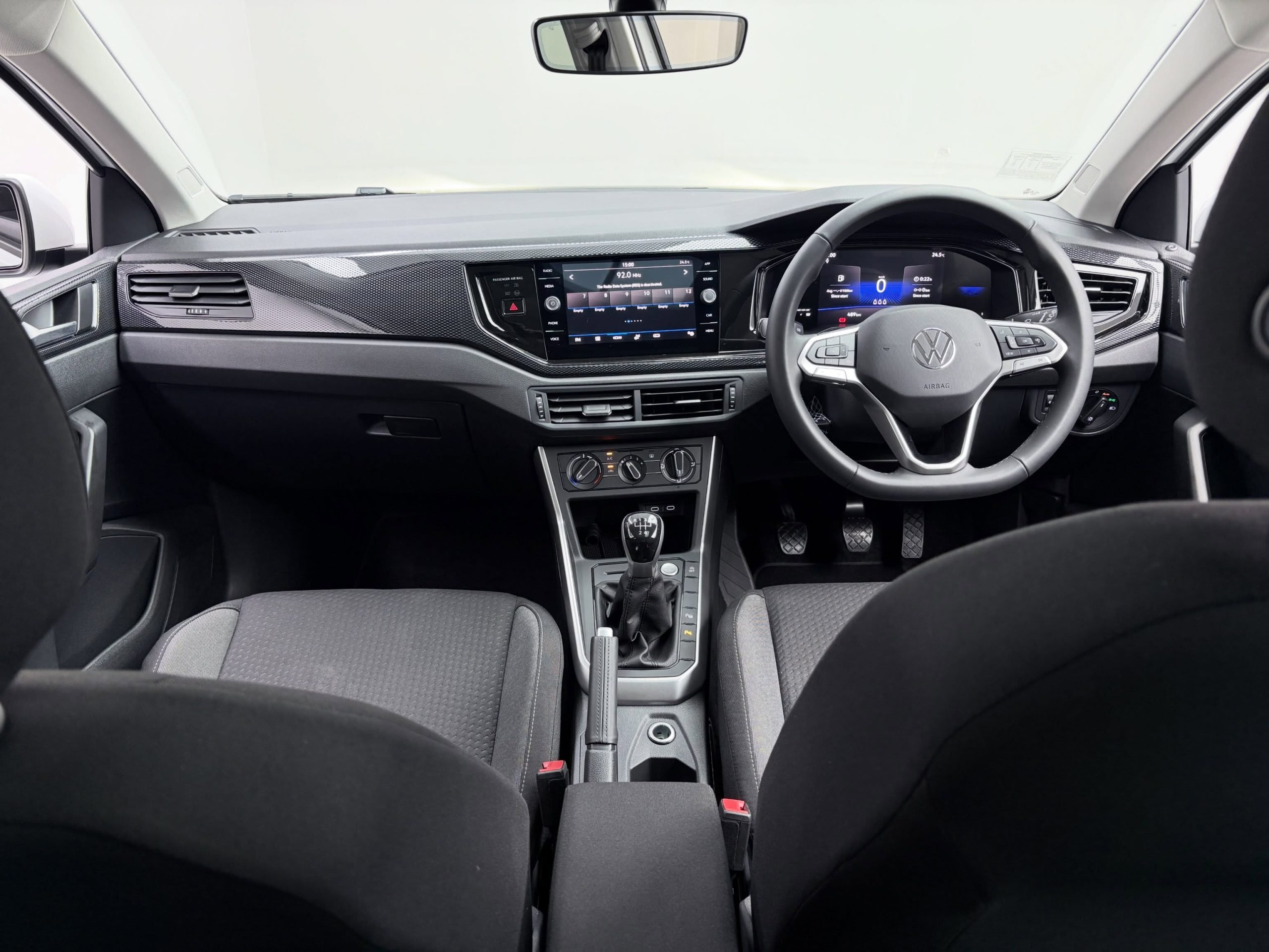 
								VOLKSWAGEN POLO 1.0 TSI LIFE full									